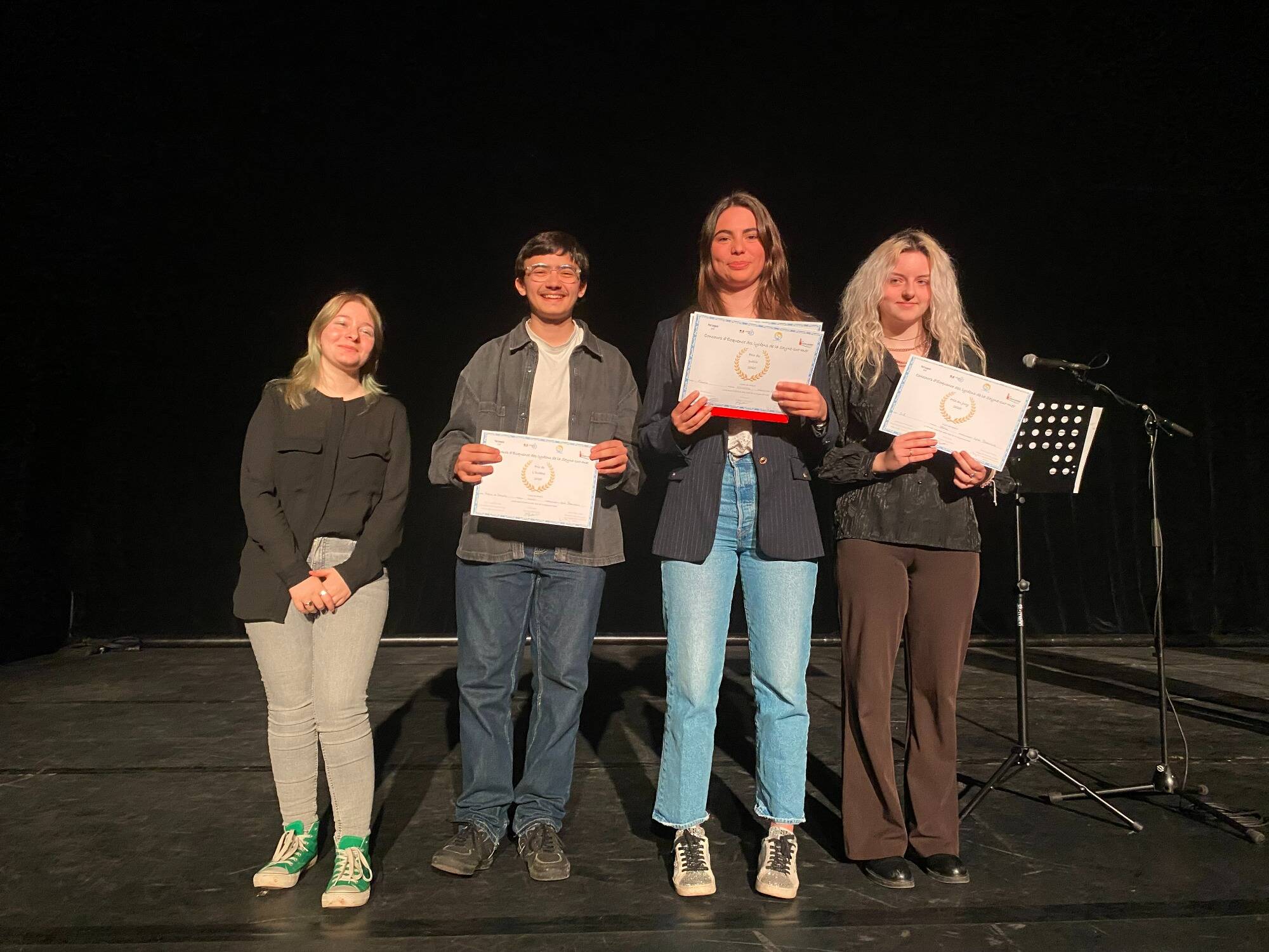 "Salut nazi" d'Elon Musk, souffrance animale, intelligence artificielle: les lycéens de La Seyne ont "bluffé" les enseignants à la finale du concours d'éloquence