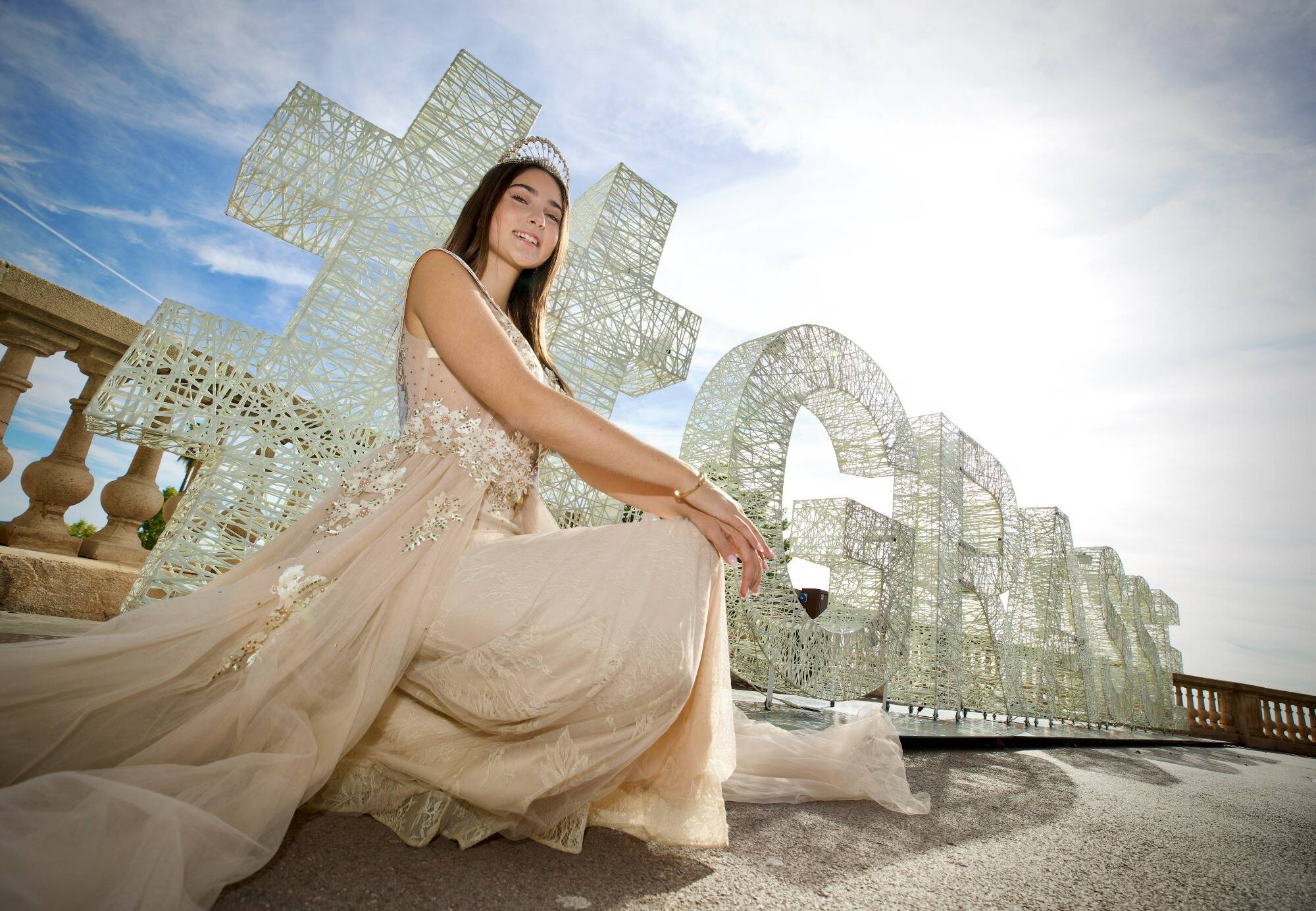 "Je ne m'attendais pas à remporter une nouvelle couronne": rencontre avec Capucine Mathon, élue Miss Pays de Grasse