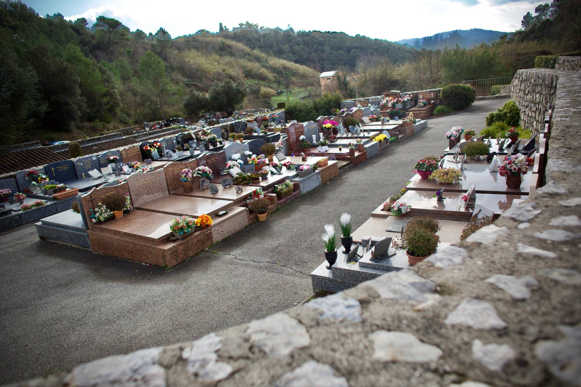 En une semaine, la Covid-19 emporte père, mère et fils d'une même famille non vaccinée dans les Vosges