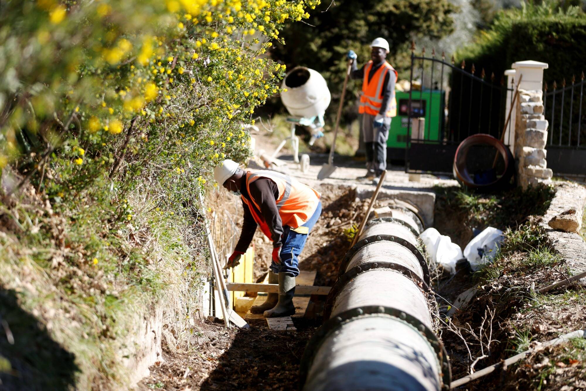 Eau salée, fuites, hausse du prix... Que faire pour ne pas se retrouver à sec en ces temps de canicule