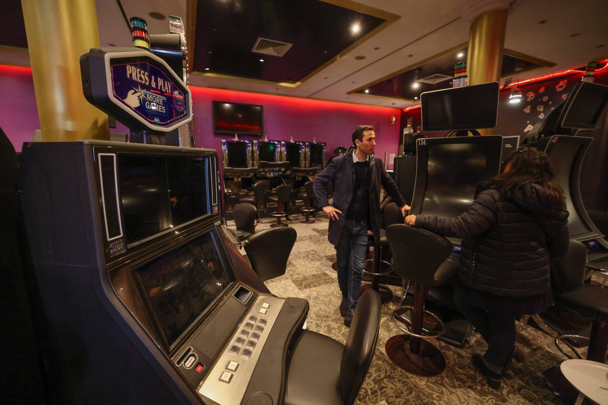 Fermé en août, le casino Victoria met ses 56 machines à sous aux enchères ce vendredi
