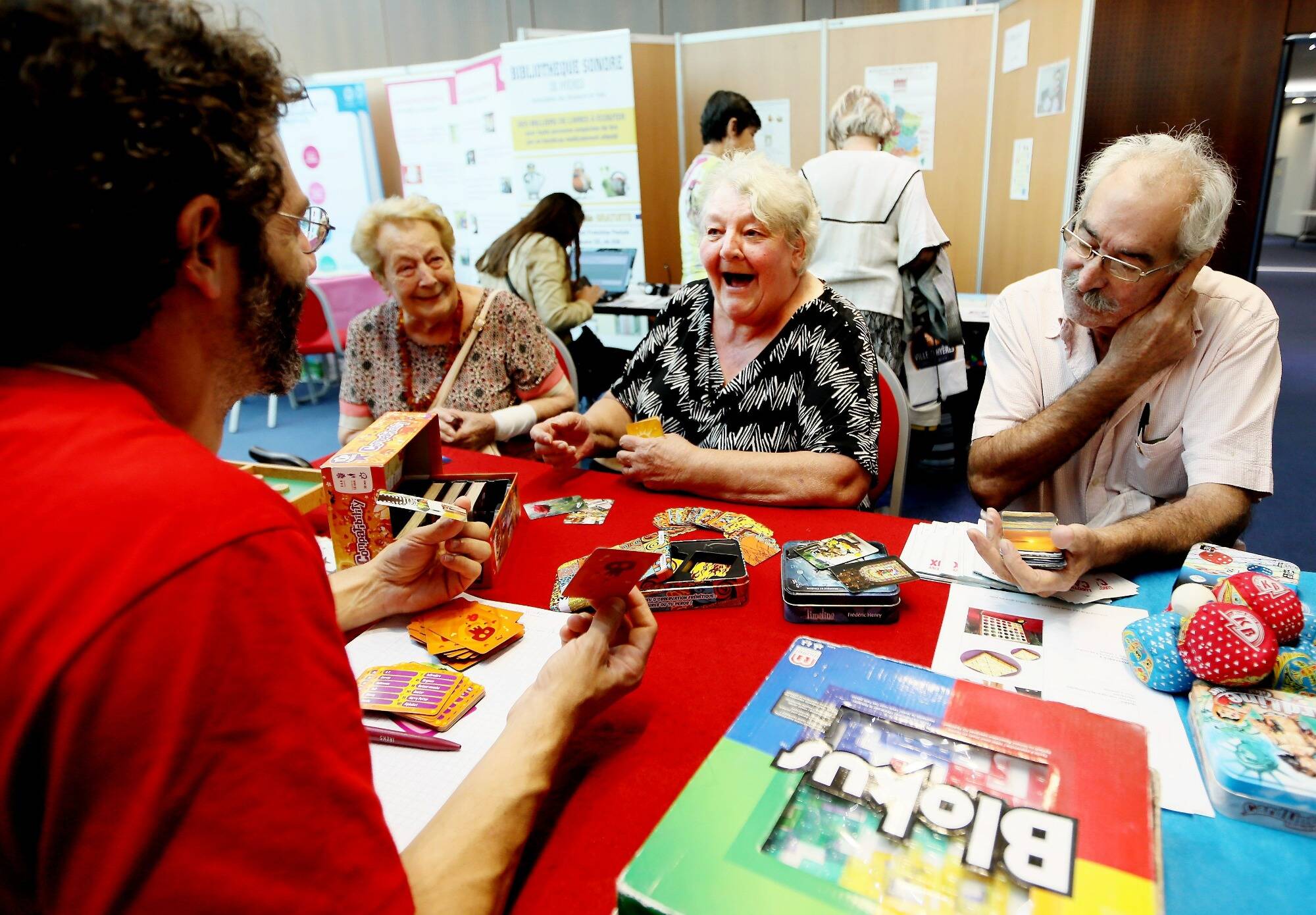 "Se mettre dans la peau d'une personne âgée": à Draguignan, un forum de prévention santé pour mieux vieillir