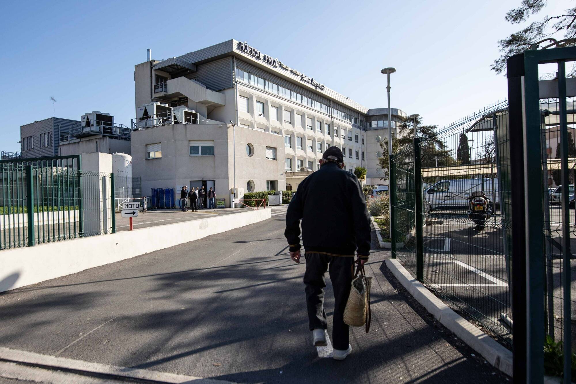 Précarisés par le non-paiement de leur salaire en février, les employés de la clinique Sainte-Marguerite à Hyères lancent un appel à l'aide