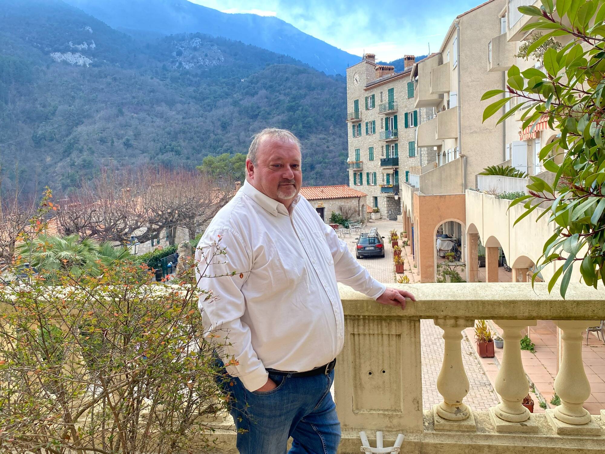 "On est responsable de ce qui va se passer demain": le témoignage du maire de Castillon sur les difficultés de porter l'écharpe