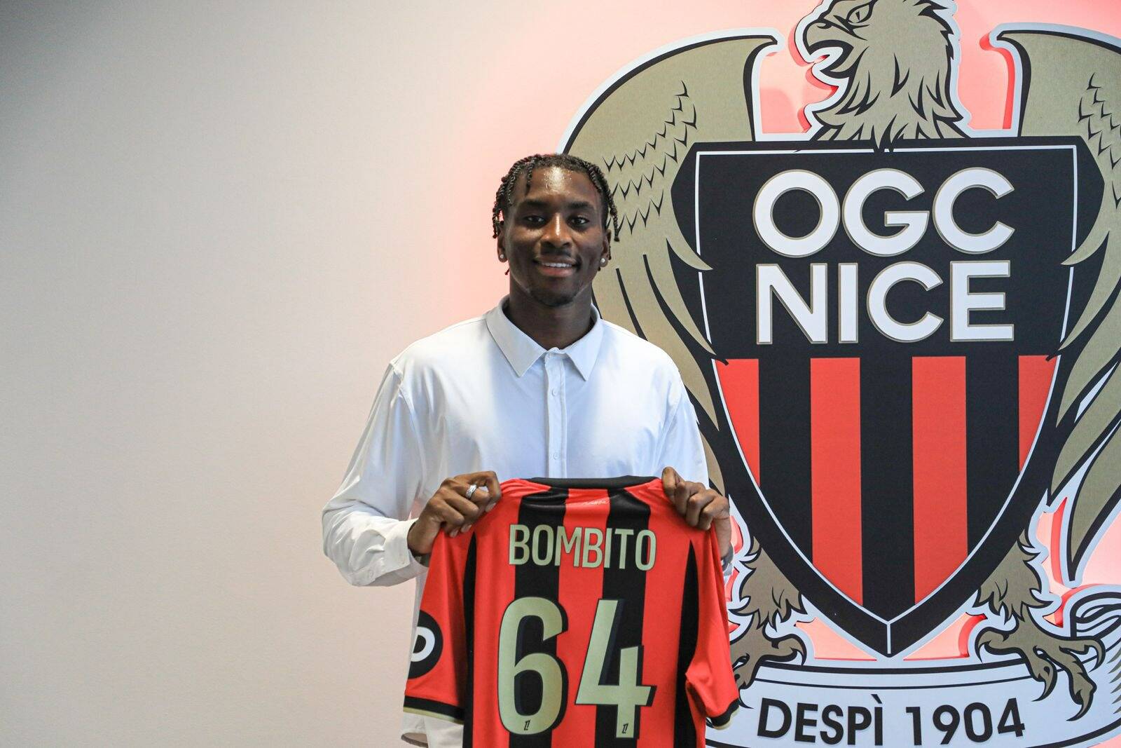 "Dante pour exemple". Les premiers mots de la recrue de l'OGC Nice Moïse Bombito
