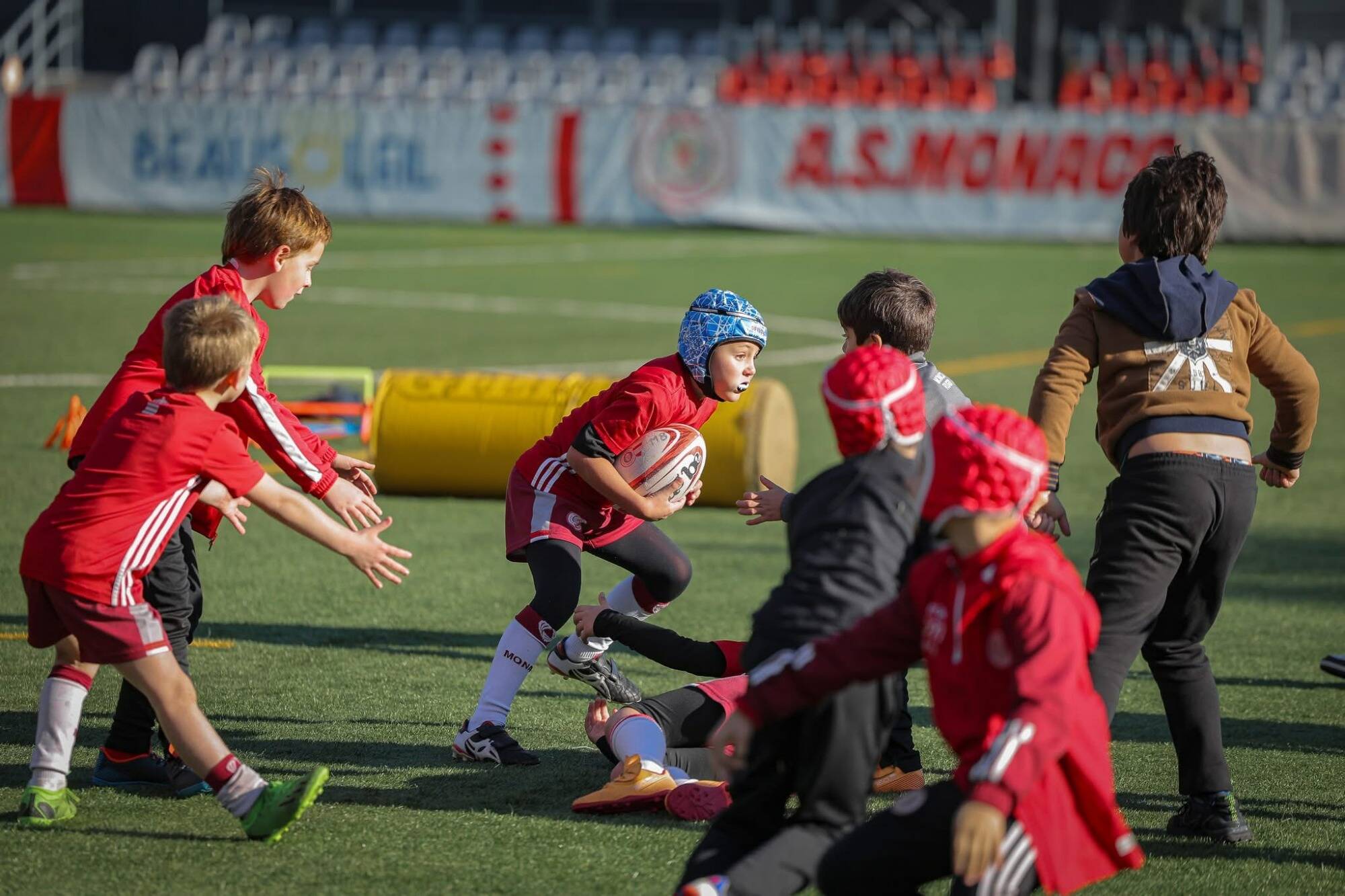 Tri sélectif, antidopage et gestes de premiers secours: journée de sensibilisation pour les jeunes de Monaco avec le traditionnel Rugby Challenge Solidaire