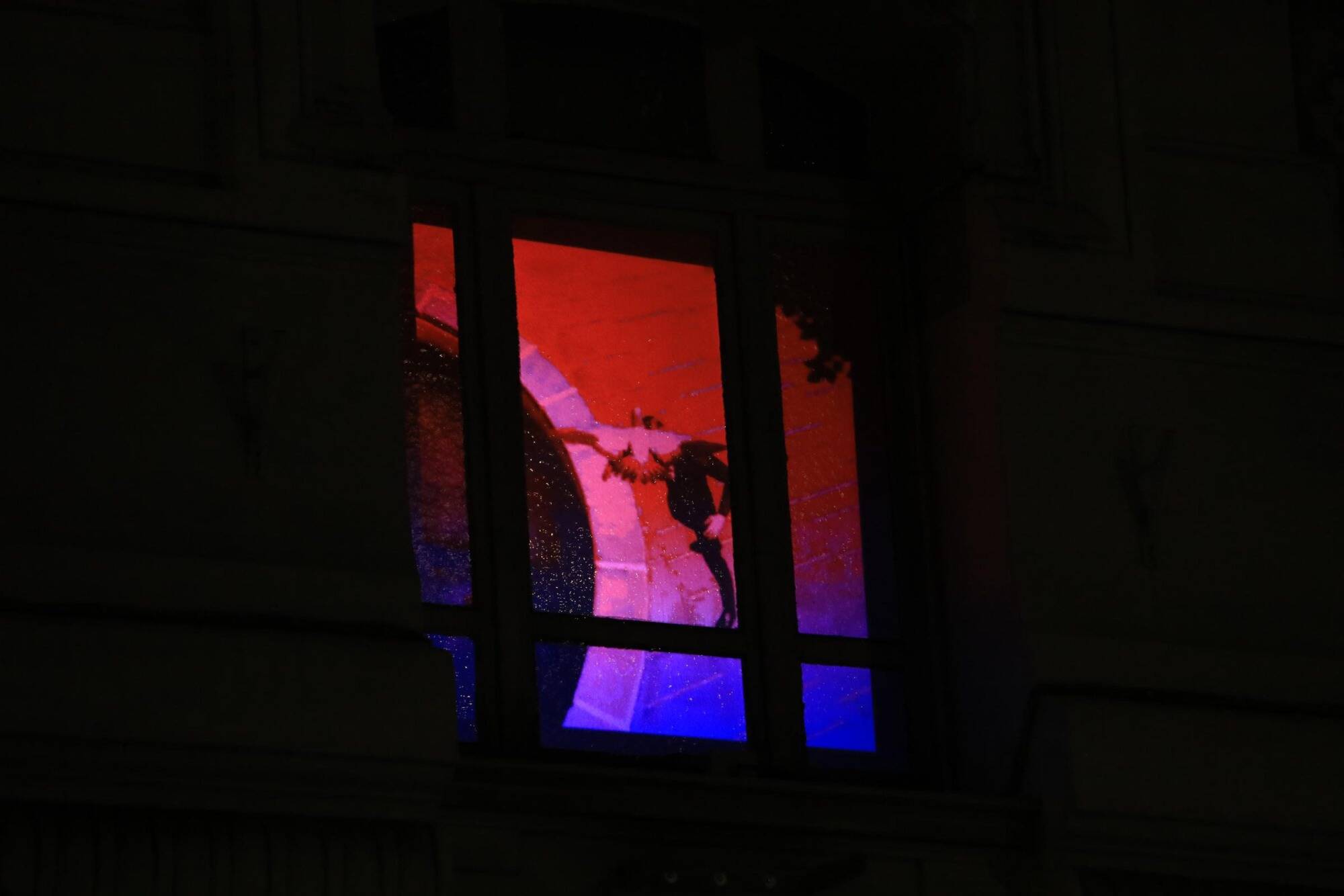 PHOTOS. Le Festival OVNi illumine les chambres d'un célèbre hôtel de Nice