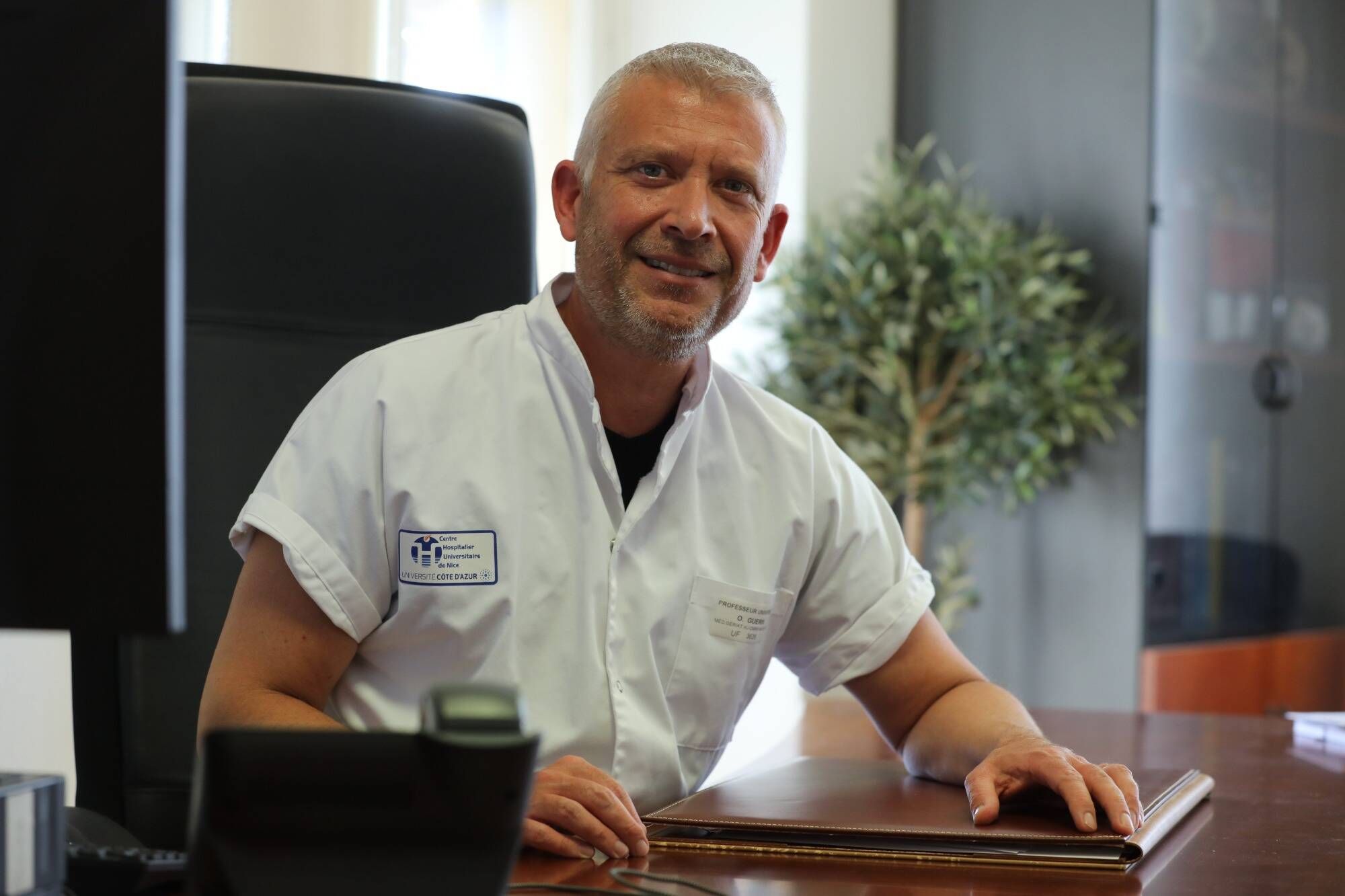 Faut-il remettre les masques? Qui et doit-on se faire vacciner? Les réponses du Professeur Olivier Guérin, du CHU de Nice, à nos questions