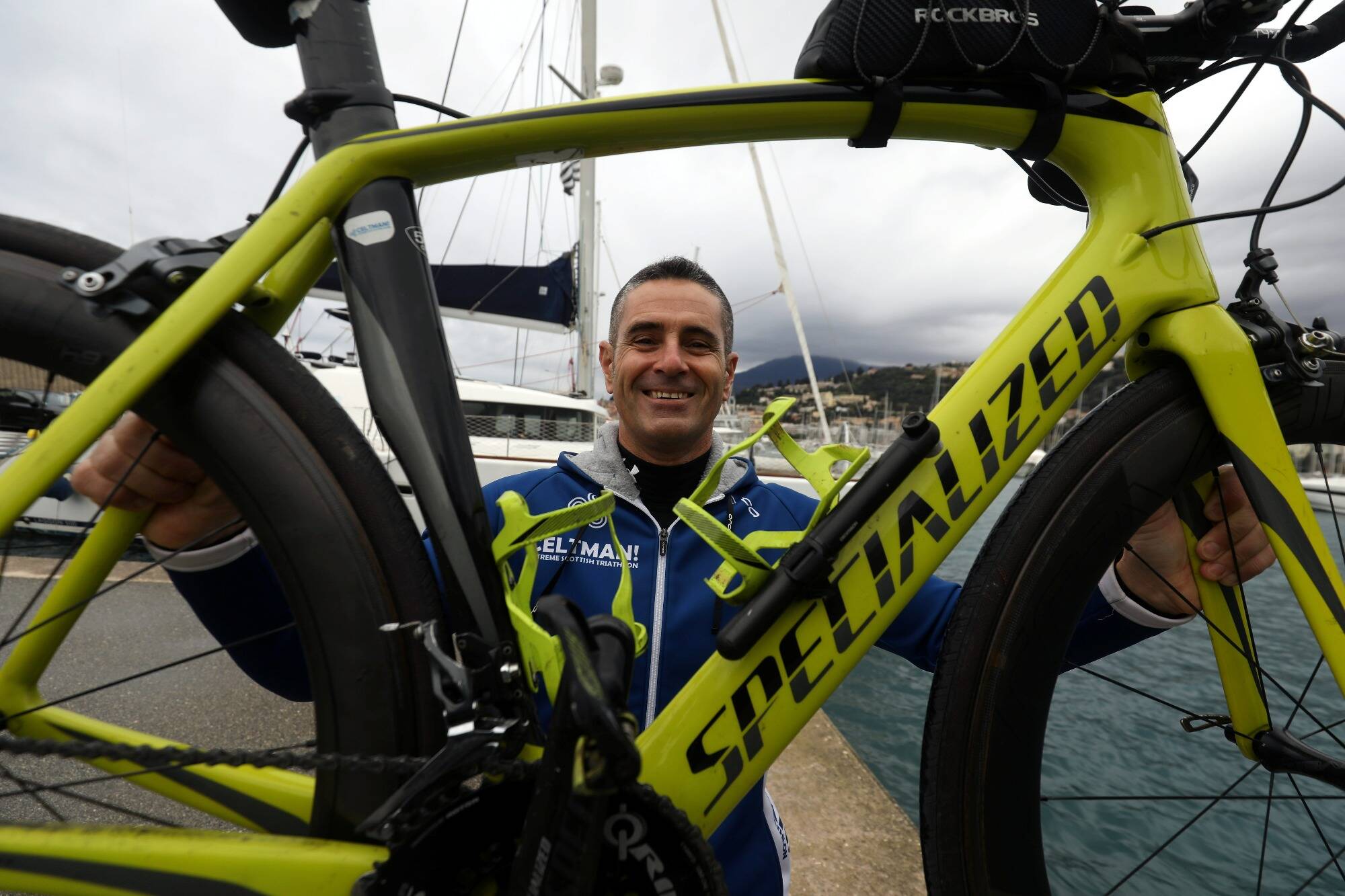 À Menton, ce marin se prépare pour l'un des triathlons le plus durs du monde