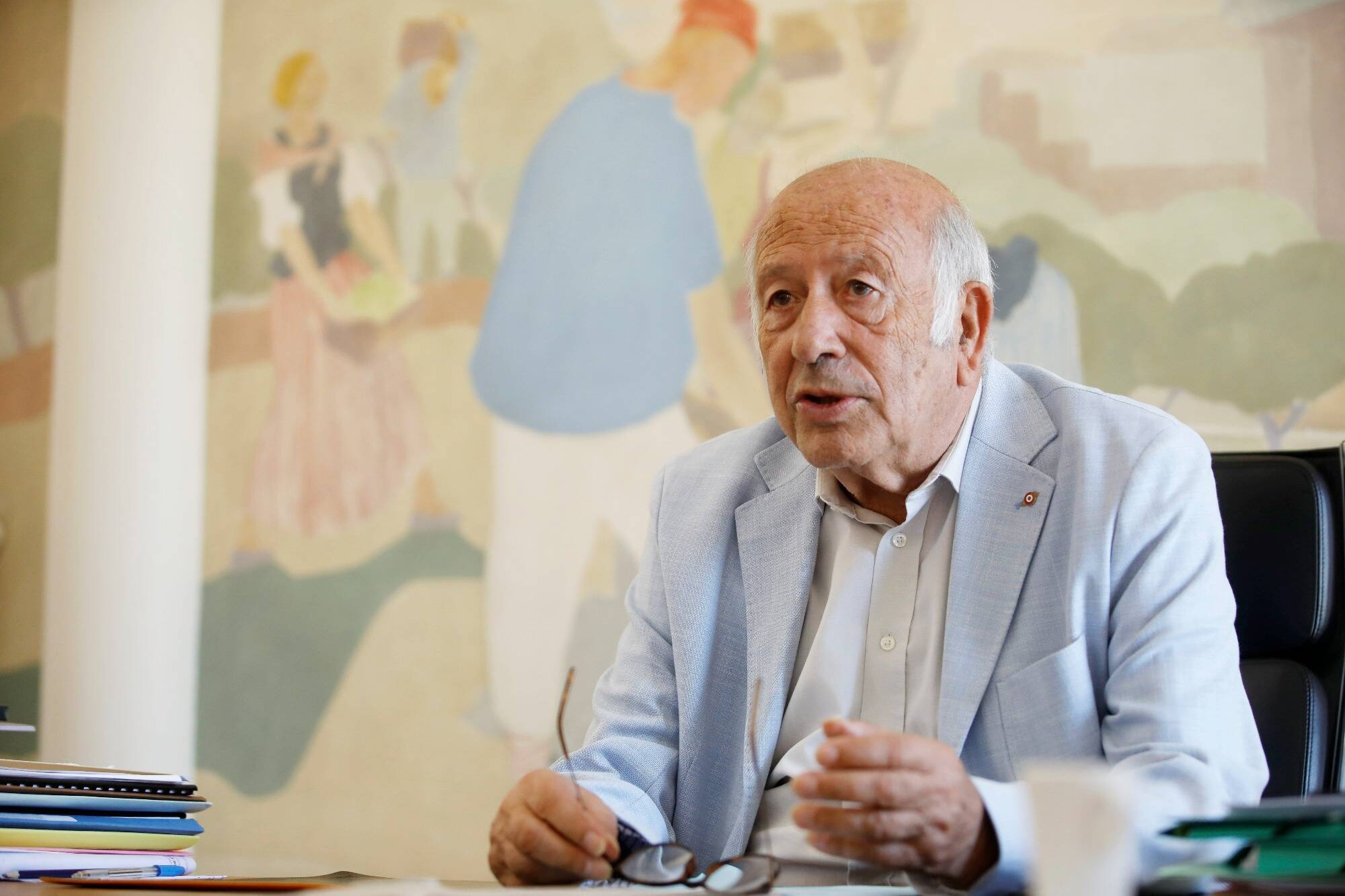 "J'aurais été content de défendre mon bilan": le maire de Menton, Yves Juhel, explique pourquoi il ne se présentera pas aux Municipales 2026