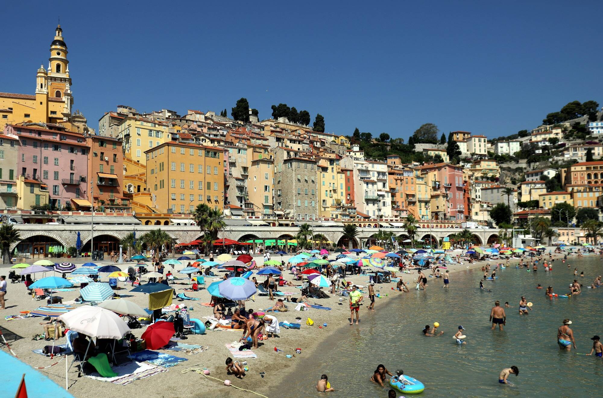 Voici les 10 règles à respecter pour un été serein sur les plages de Menton  - Nice-Matin