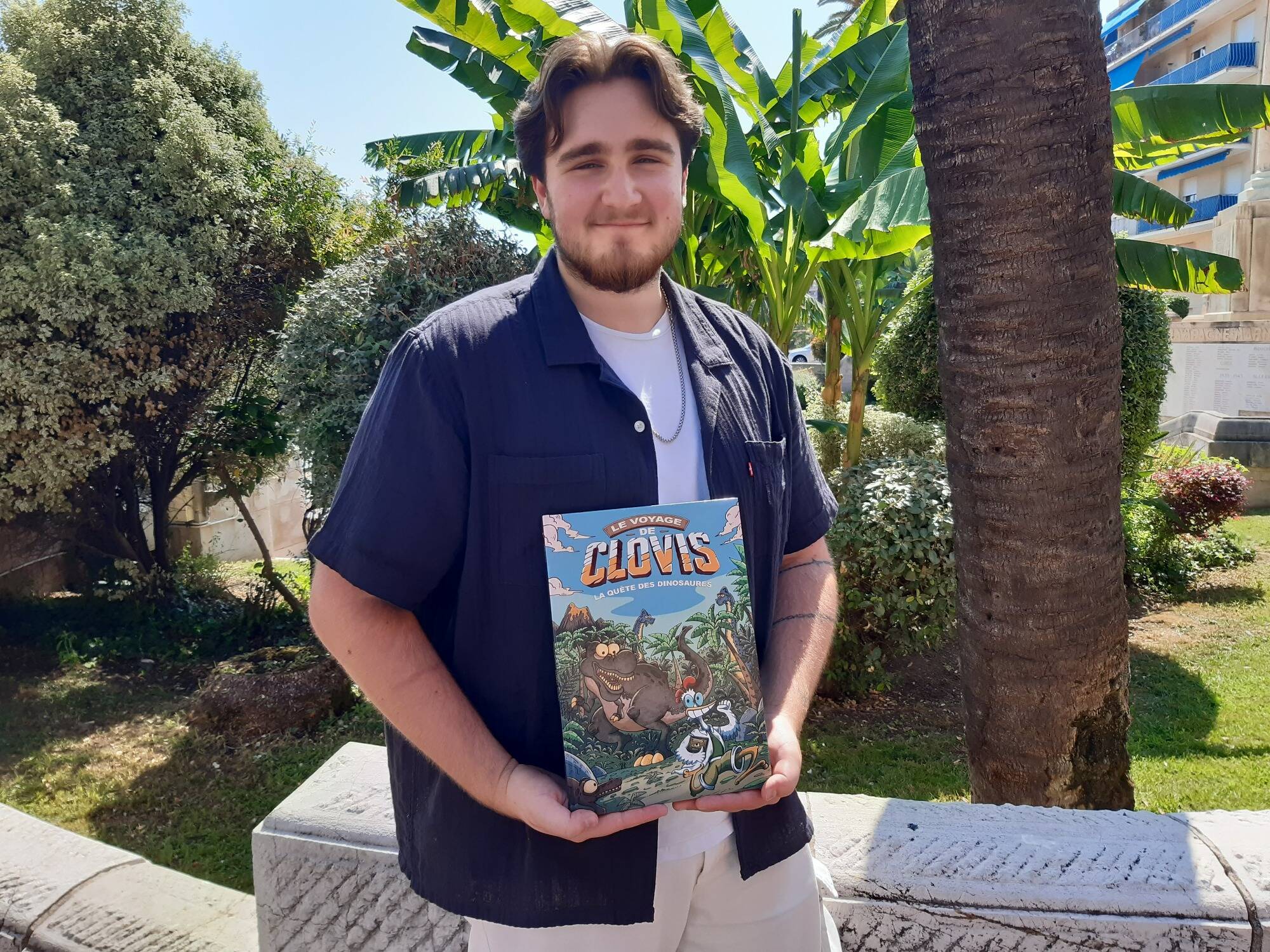 Le Roquebrunois Jordan Millet, jeune diplômé passionné, mêle humour et science dans sa BD sur les dinosaures