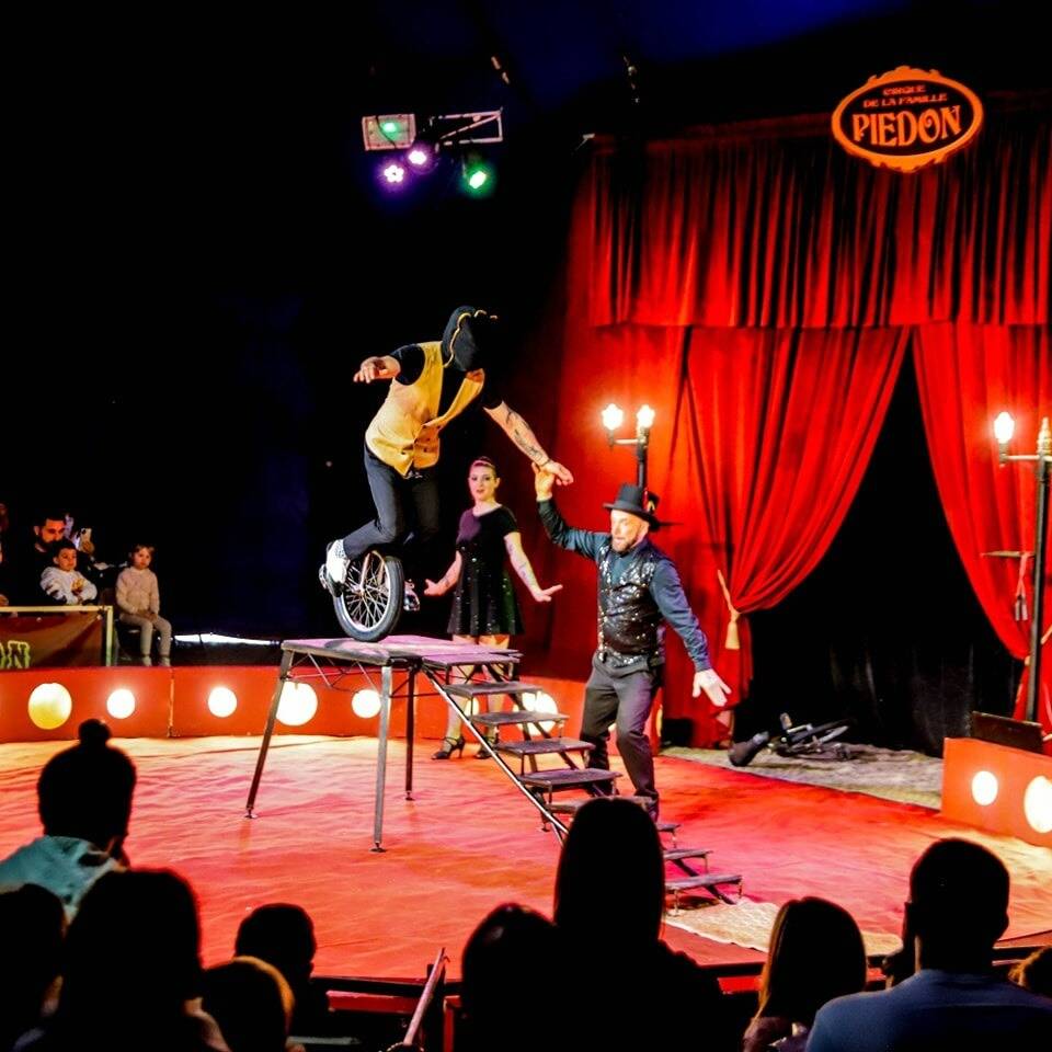 Le petit cirque traditionnel et familial Piedon revient à Menton pour onze représentations