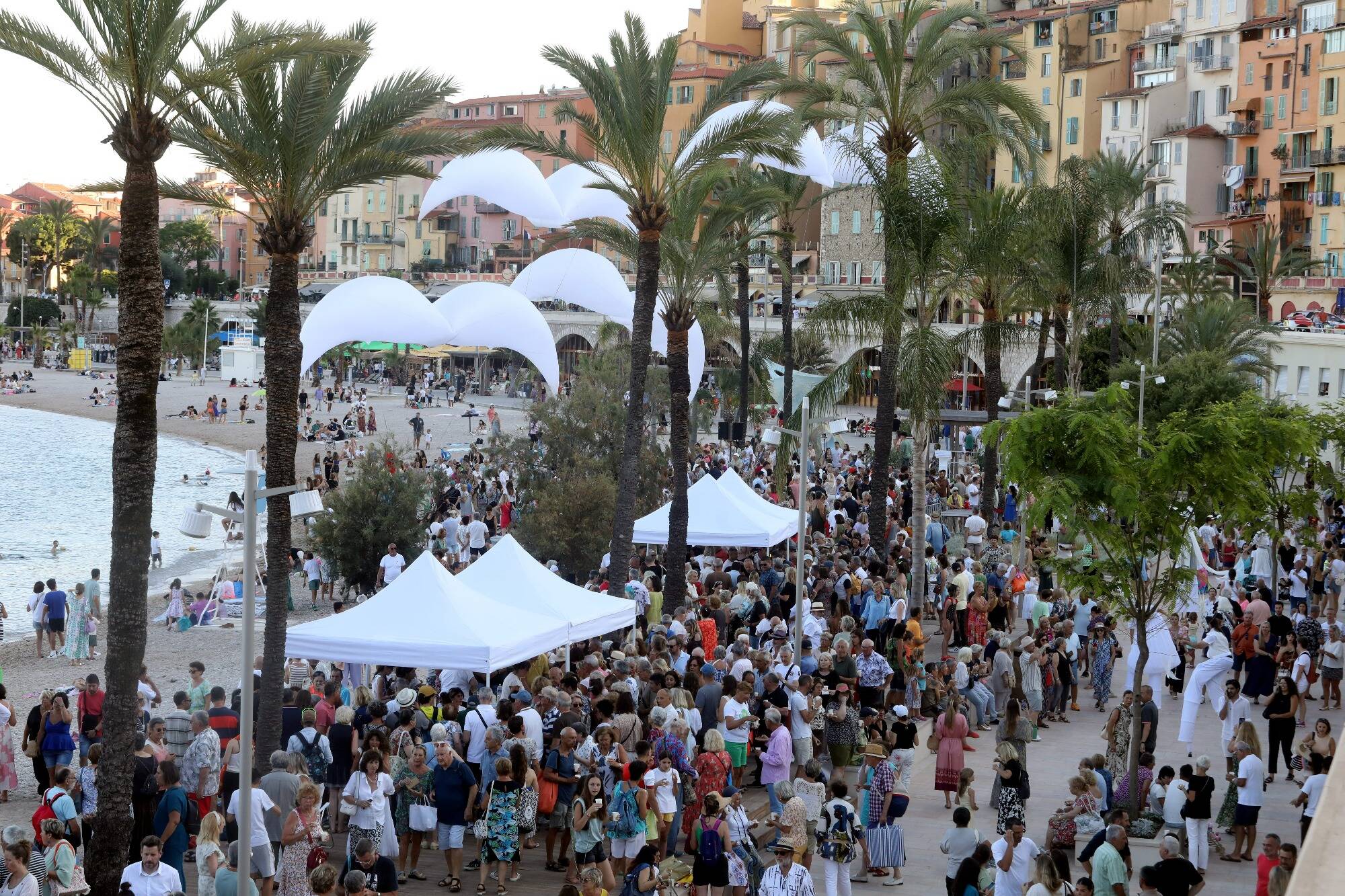 La justice annule quatre des sept contrats de concessions de plages à Menton