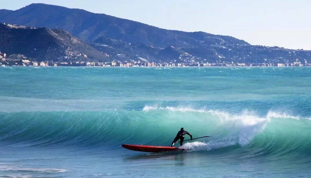 "Ils ont cassé notre vague du Fanal" : une digue faire disparaître le spot des surfeurs de Menton