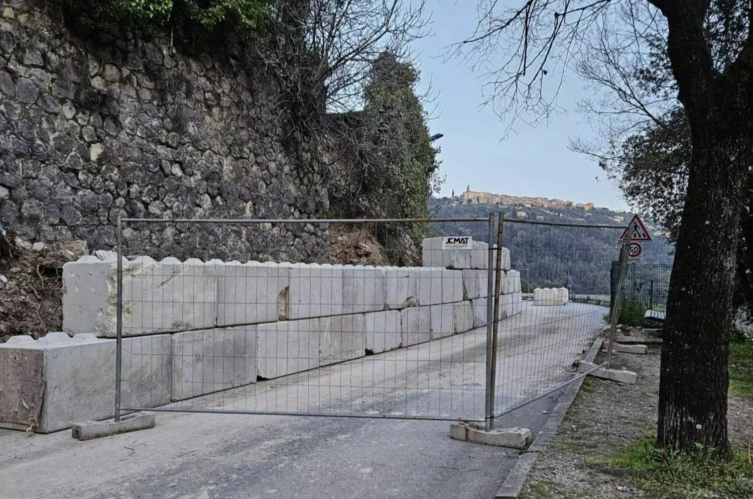 "C'est un parcours du combattant": comment les usagers de la route s'adaptent depuis l'éboulement à Monti pour se rendre à Sospel