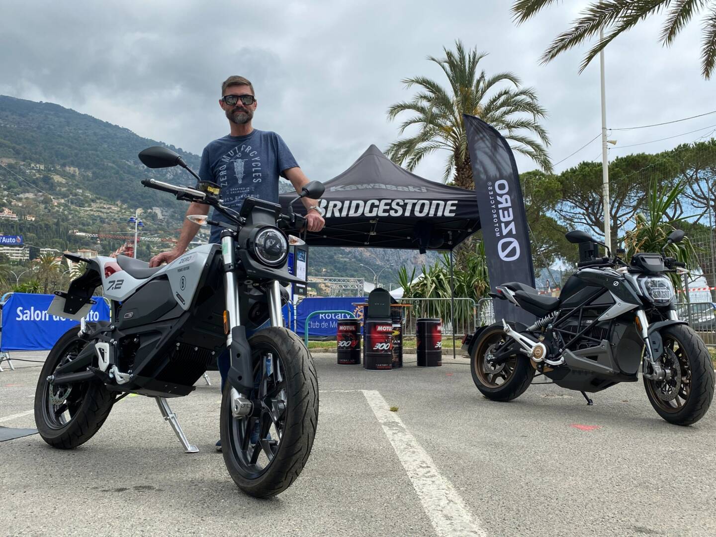 Zero motorcycles Nice Monaco expose ses motos électriques. 