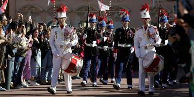 À Monaco, les Carabiniers du Prince enfilent leur tenue d'hiver