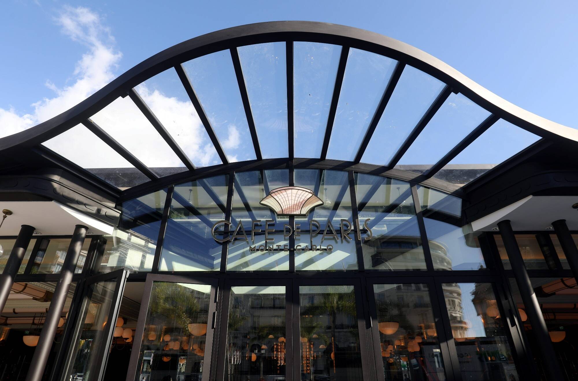 On a visité en avant-première le nouveau Café de Paris à Monaco (et c'est sublime)