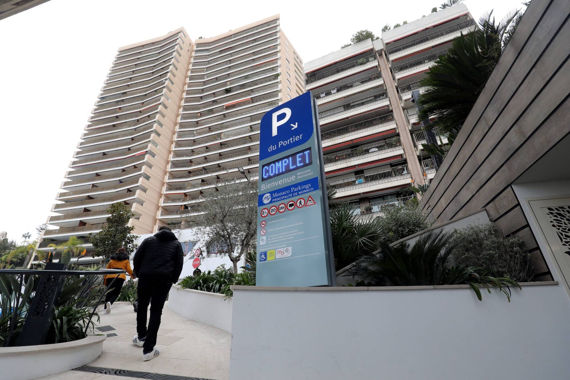 Jusqu'à 5 ans d'attente pour un abonnement: la galère des résidents et salariés pour stationner dans les parkings de Monaco