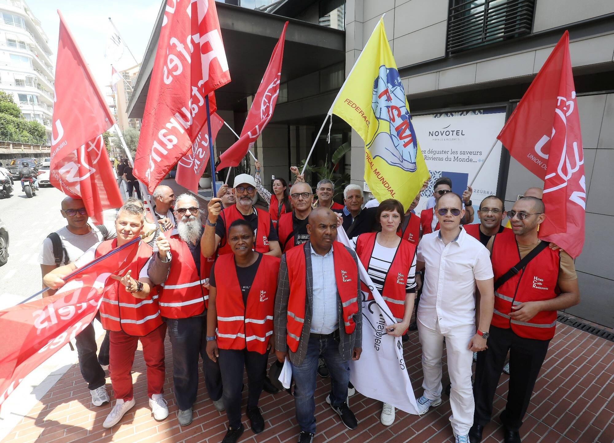Des syndicalistes manifestent contre l'éviction d'un employé d'hôtel soupçonné de vol à Monaco