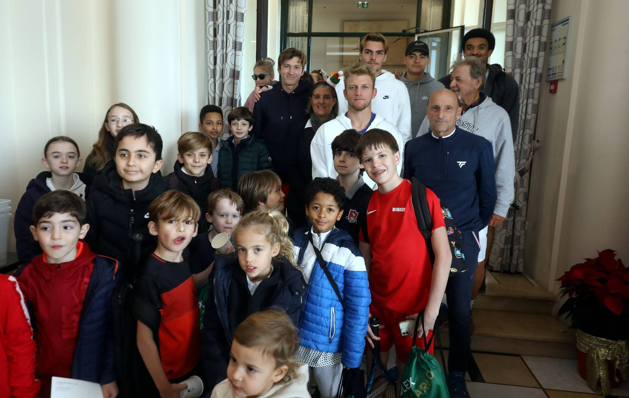 Le 61e joueur mondial Alejandro Davidovich Fokina a partagé le goûter de Noël avec les licenciés du Monte-Carlo Country Club