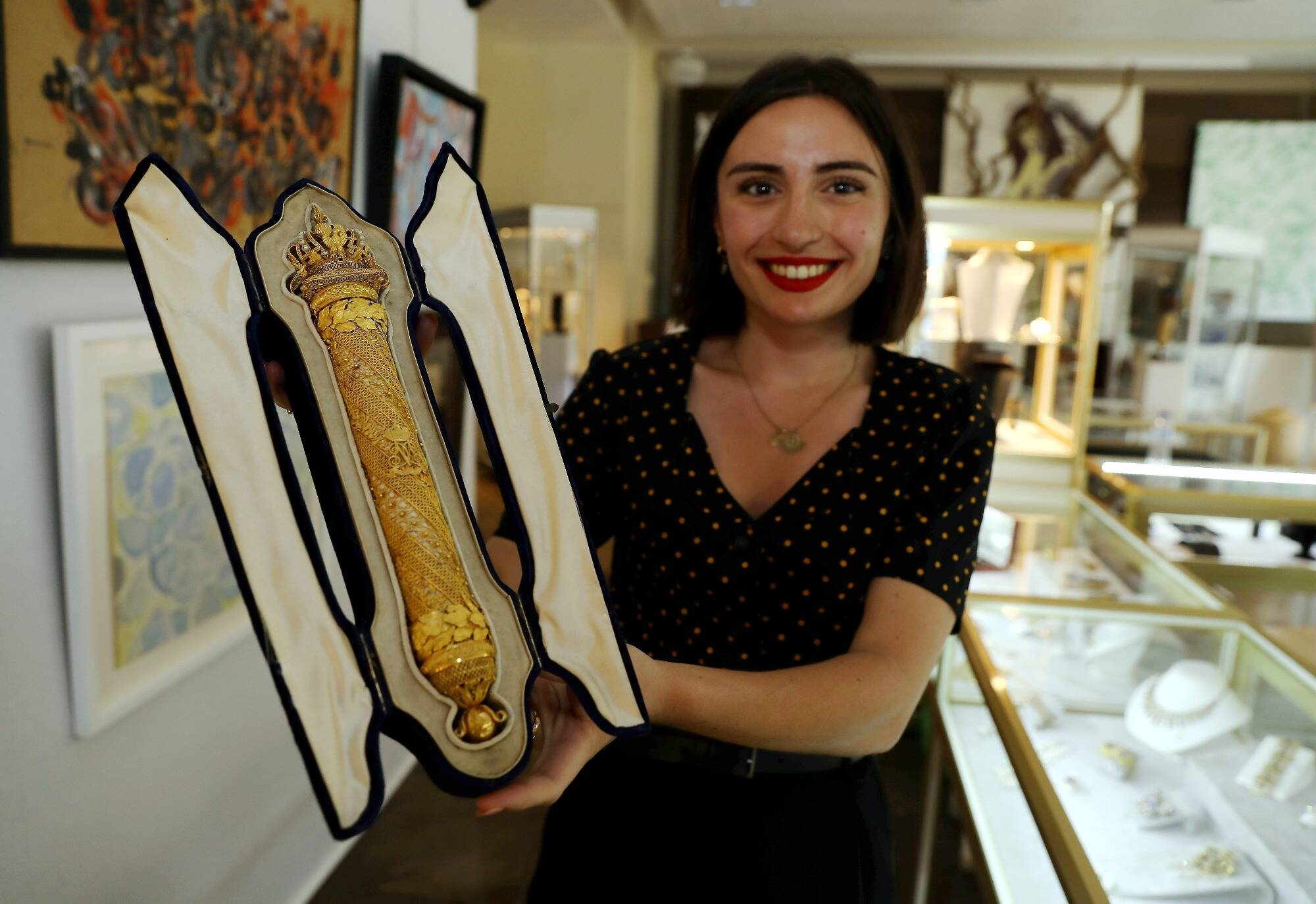 Estimé entre 100.000 et 200.000 euros, un rare sceptre impérial aux enchères sous le marteau de l'Hôtel des ventes de Monte-Carlo