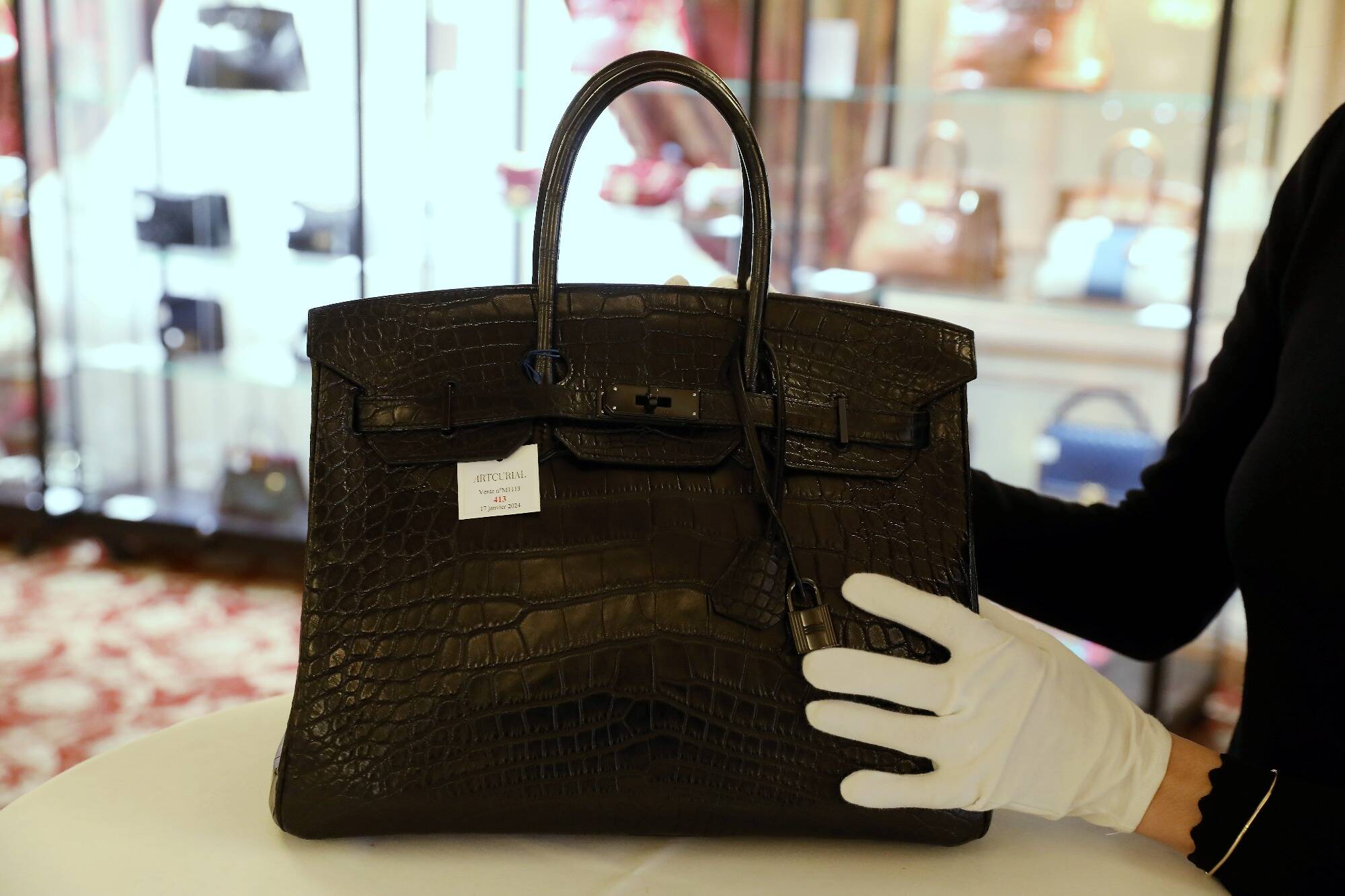 Un sac Birkin revisité par Jean-Paul Gaultier aux enchères chez Artcurial à Monaco
