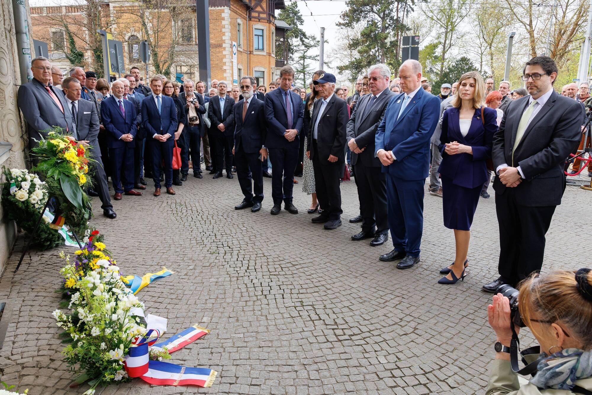 Le prince Albert II commémore les 80 ans de la libération de Leipzig en Allemagne