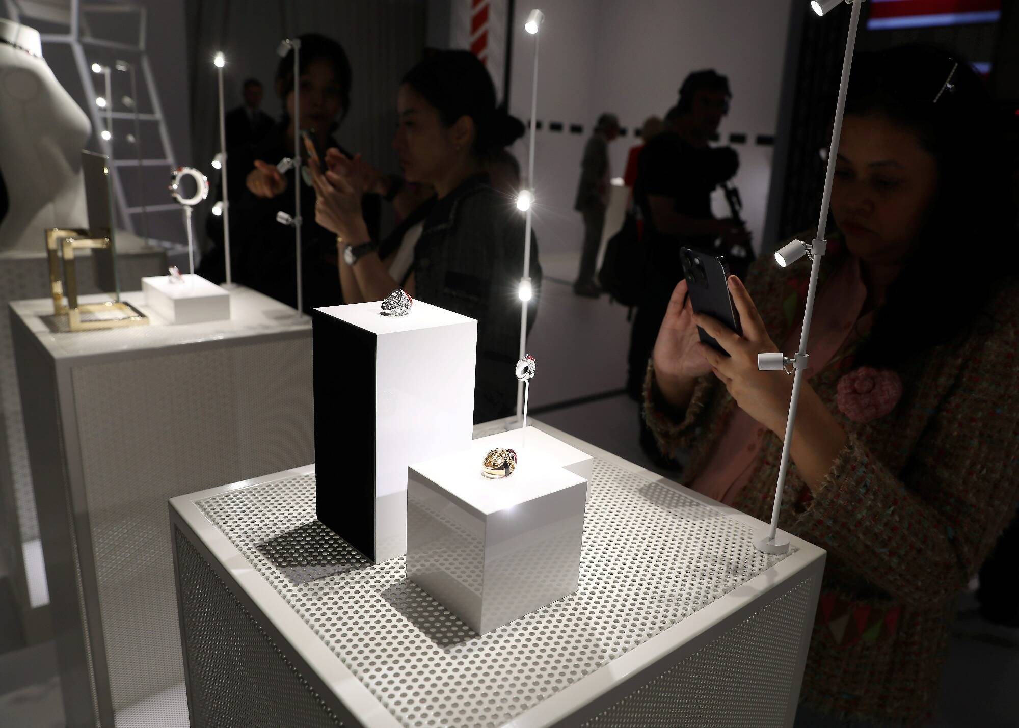 En toute intimité, la maison Chanel présente sa nouvelle collection de haute joaillerie dédiée au sport