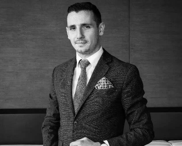 Giovanni Pitton devient le nouveau directeur de salle du restaurant Louis XV à Monaco