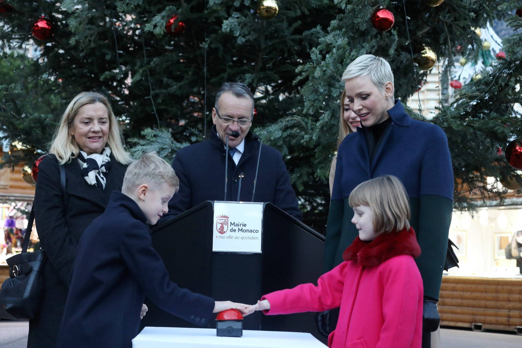 Retour en images sur l'année princière de Jacques et Gabriella à Monaco, entre insouciance et sorties publiques