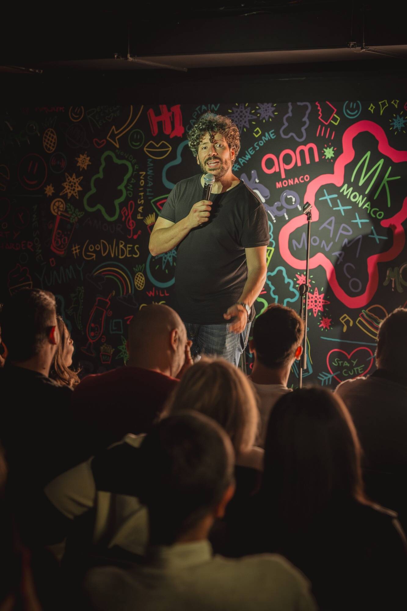 Avant le Vélodrome, Redouane Bougheraba est monté sur scène à Monaco: "Il faut faire rire les gens qu'ils soient 50, 300 ou des milliers"