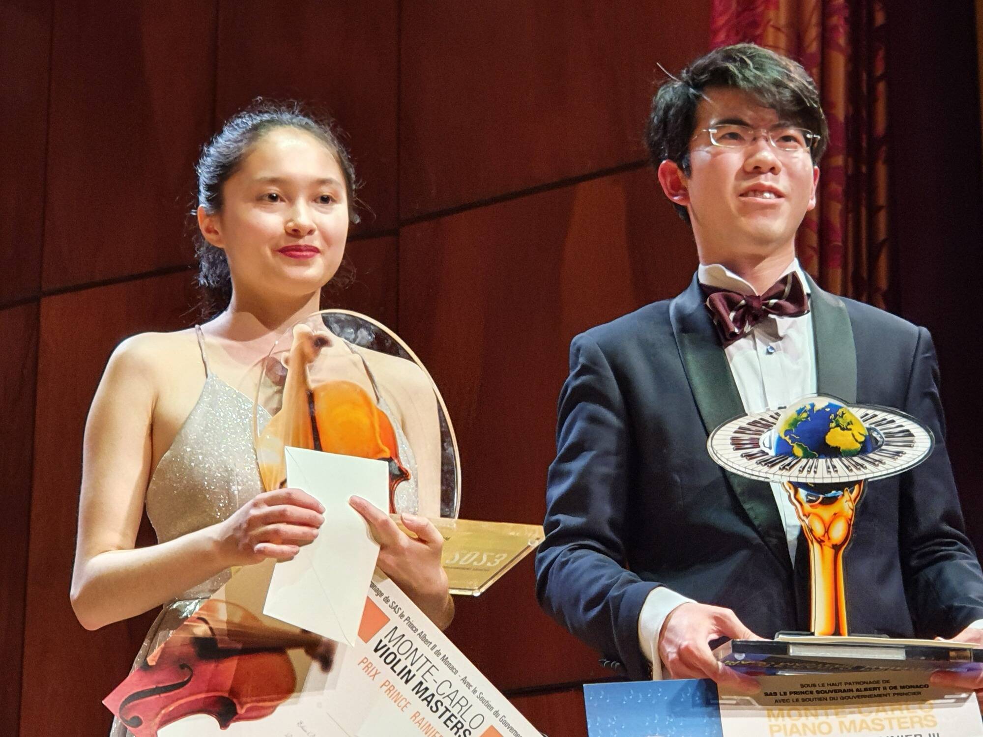 Un trionfo franco-cinese nella famosa esibizione di violino e pianoforte di Monaco