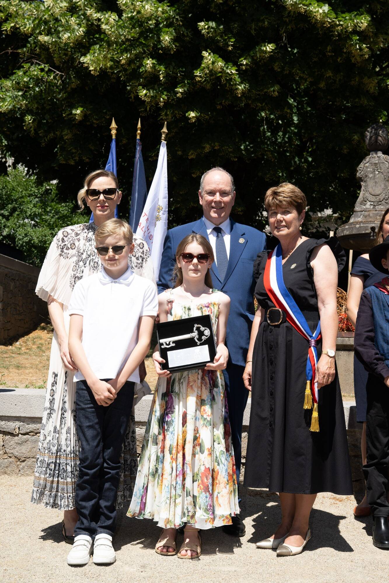 Square à son nom, remise de la clé de la ville... Première visite officielle réussie pour la princesse Gabriella en tant que Comtesse de Carladès