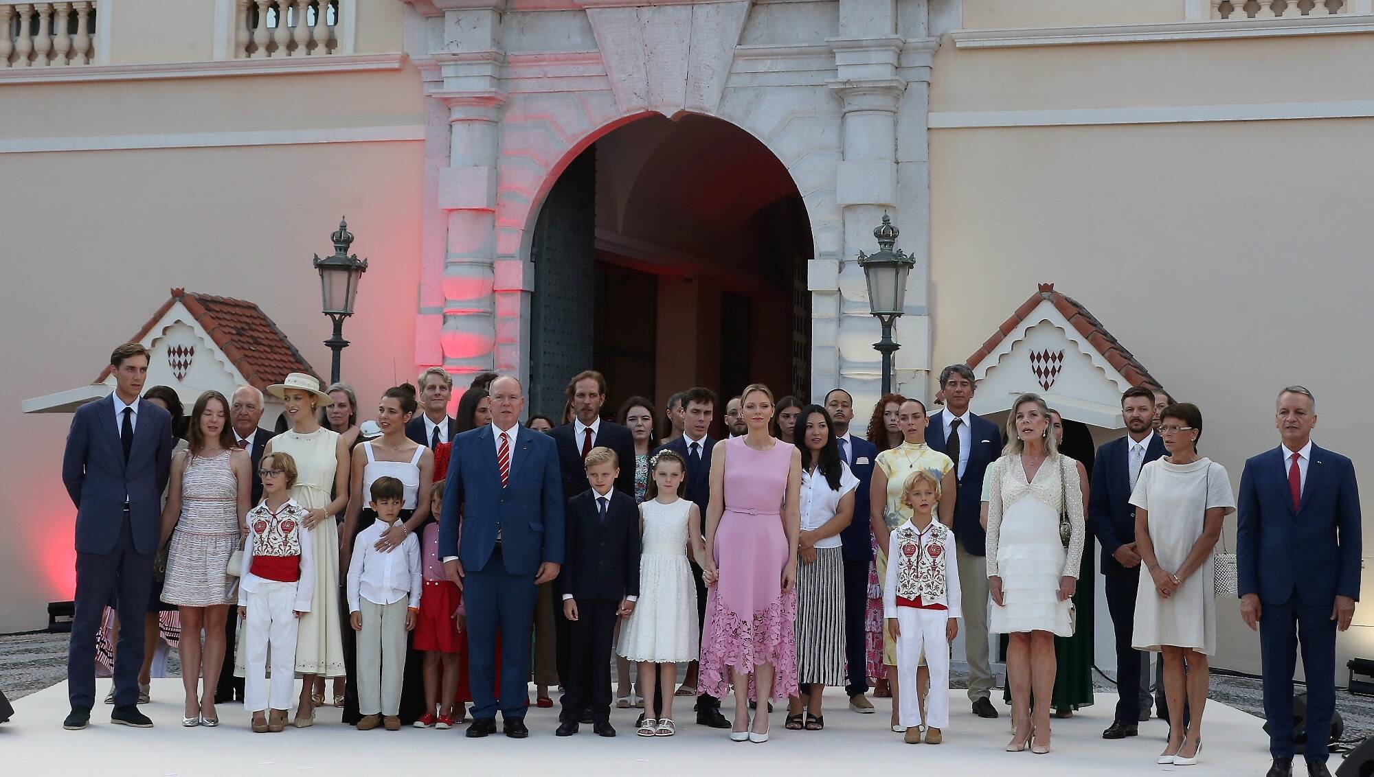 "Tout ce que je fais chaque jour, je le fais pour vous": le prince Albert II de Monaco ému devant les Monégasques et sa famille pour ses 20 ans de règne