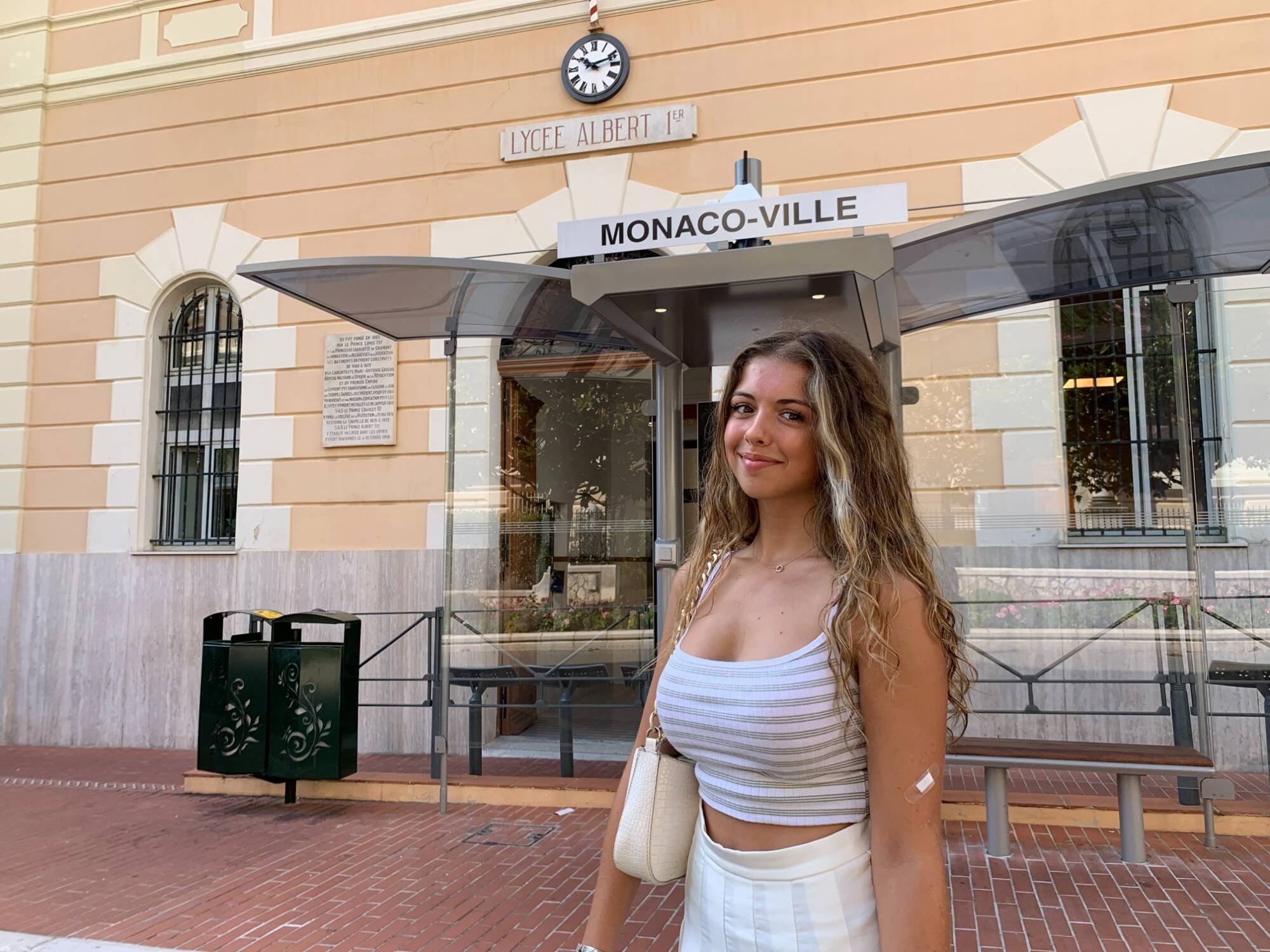 "J'ai commencé à réviser une semaine avant le bac": cette Azuréenne de 14 ans est la plus jeune bachelière de Monaco