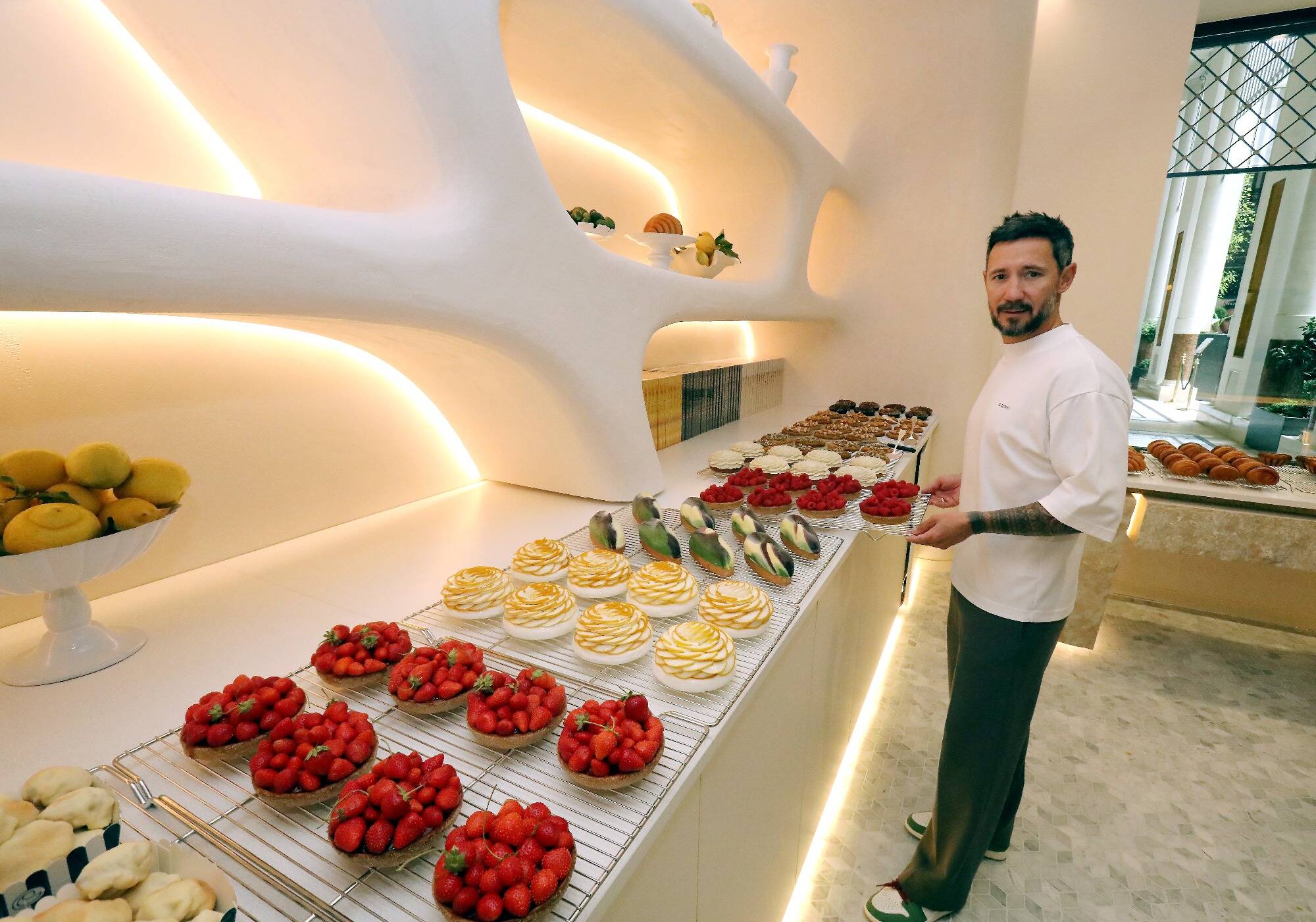 "Monaco représente un tremplin": le pâtissier star Cédric Grolet ouvre sa boutique ce mercredi à l'Hôtel de Paris