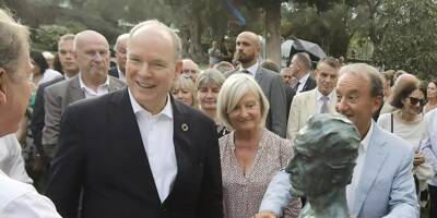 Le prince Albert II dévoile le buste de l'écrivain Romain Gary pour le démarrage des Journées de l'Art-Bre à Roquebrune-Cap-Martin