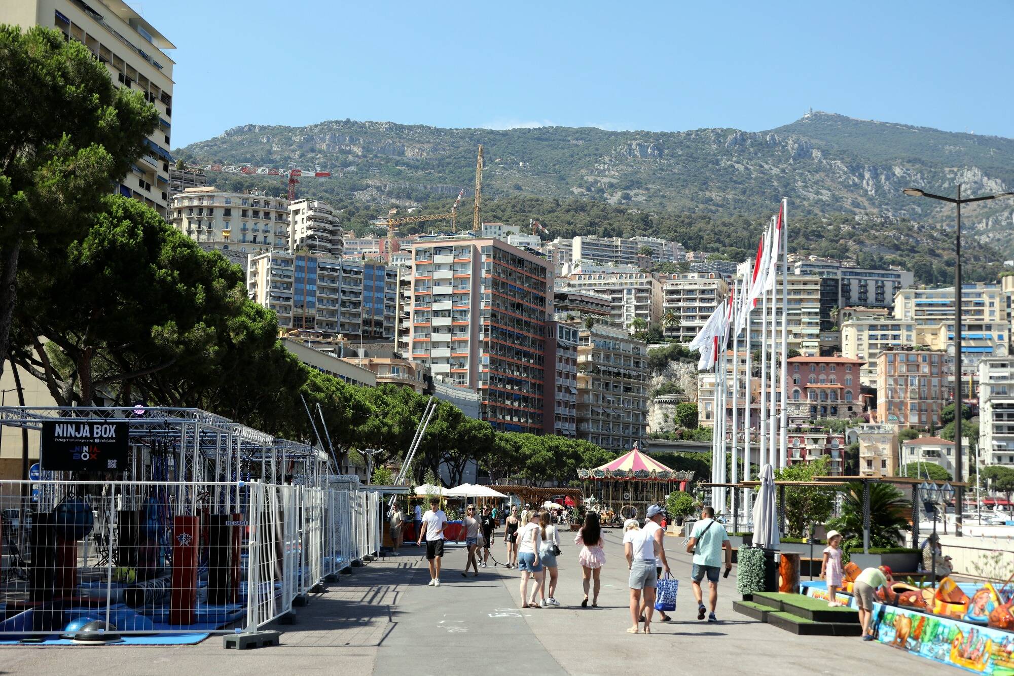 Le village d'été de Monaco a pris ses quartiers jusqu'au 24 août au port Hercule