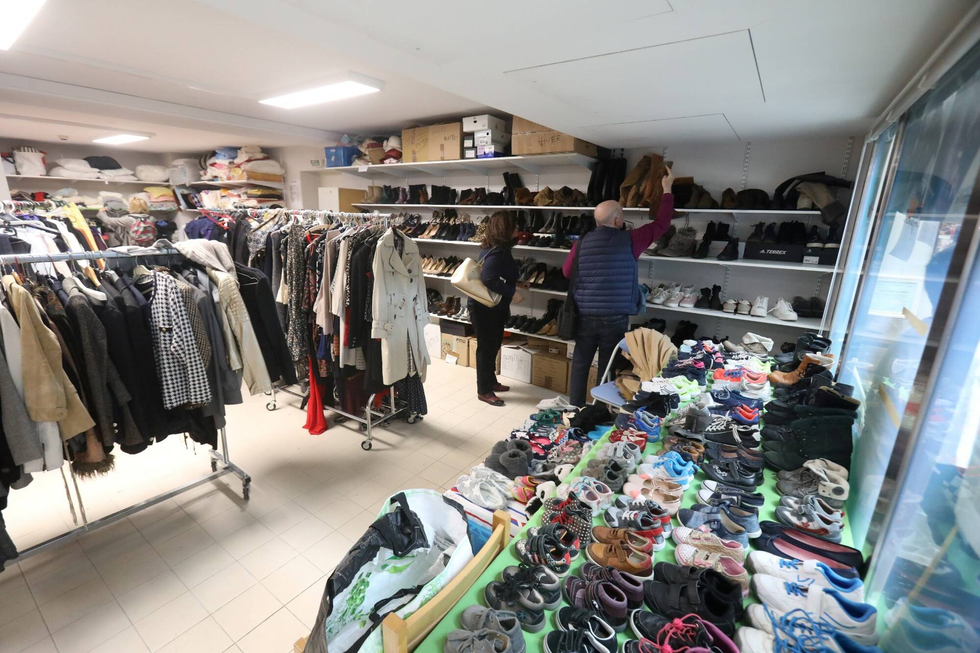 Des vêtements entre 3 et 20 euros à la braderie de Mission Enfance à Monaco