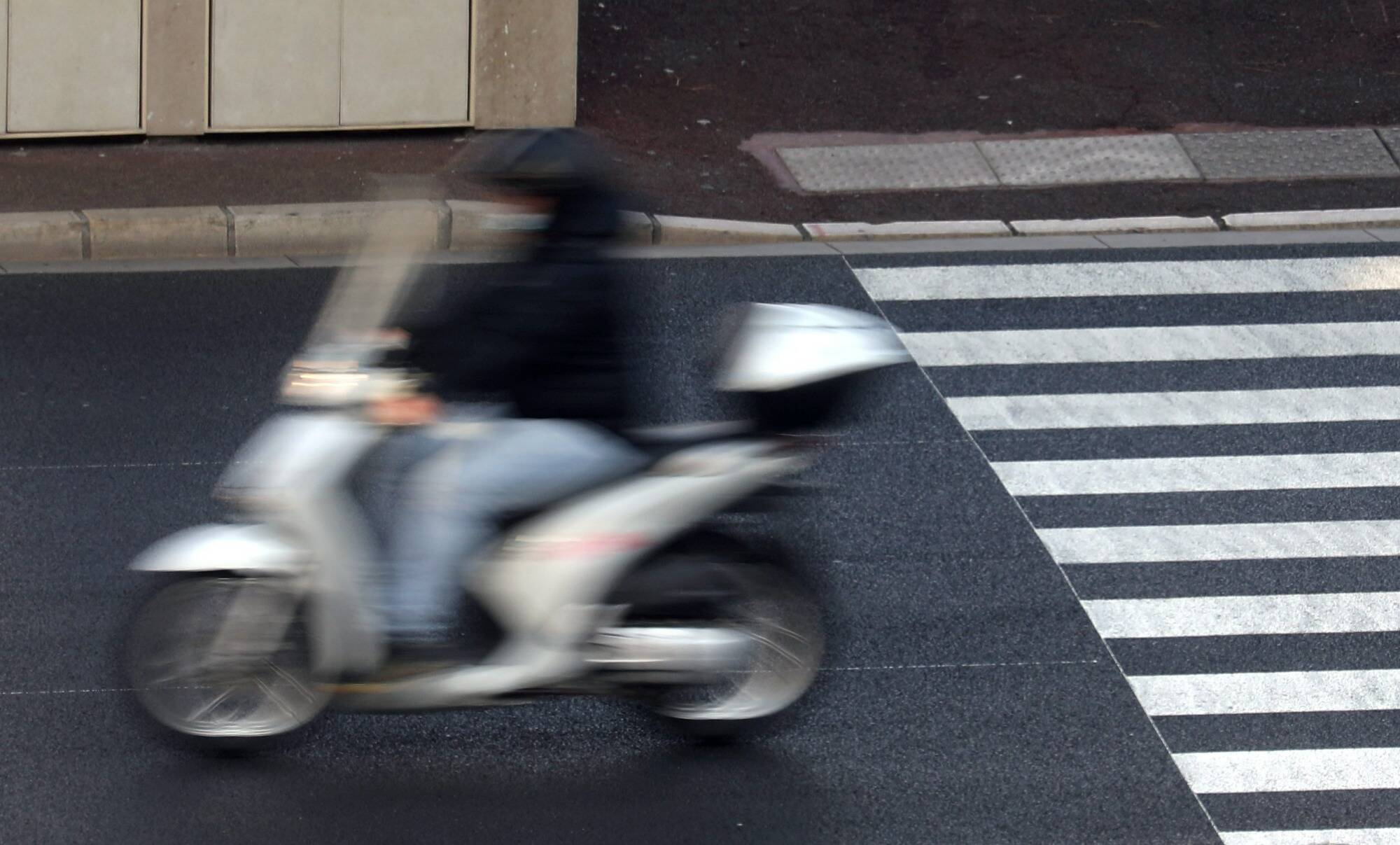 Il perd le contrôle de son scooter et percute "violemment" un piéton à Monaco : un fontainier condamné