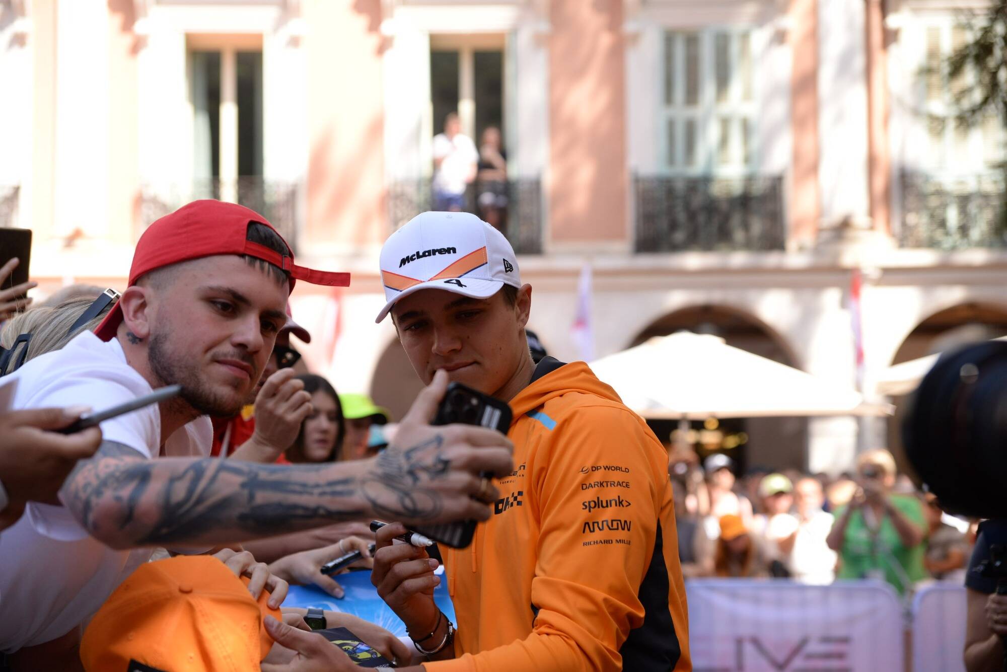 Dans la Fan zone du 80e Grand Prix de Monaco, l'heure des mots avant les règlements de compte entre les pilotes
