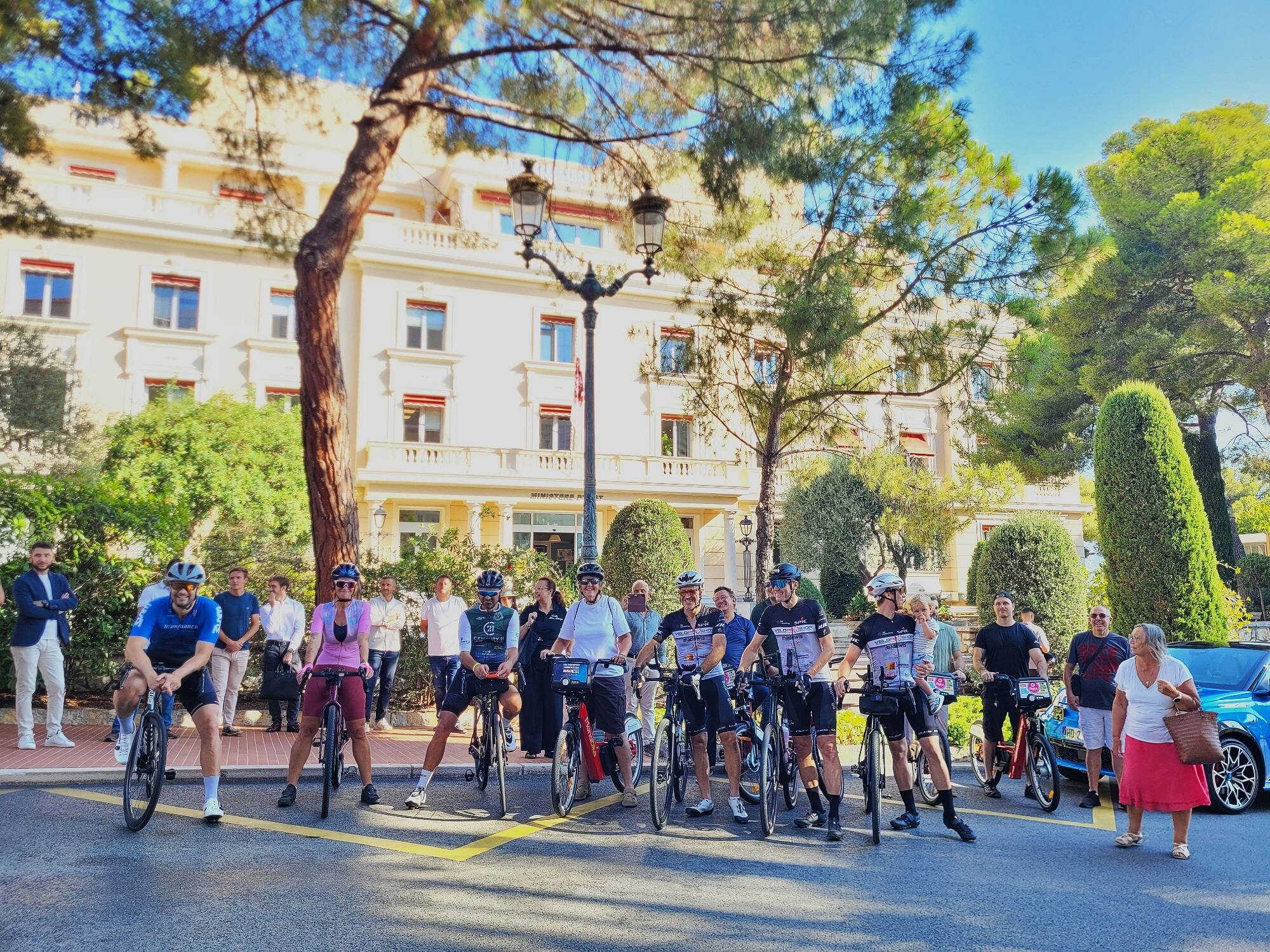 Monaco-Istanbul à vélo: les trois amis salariés de la Principauté se sont élancés vers la Turquie