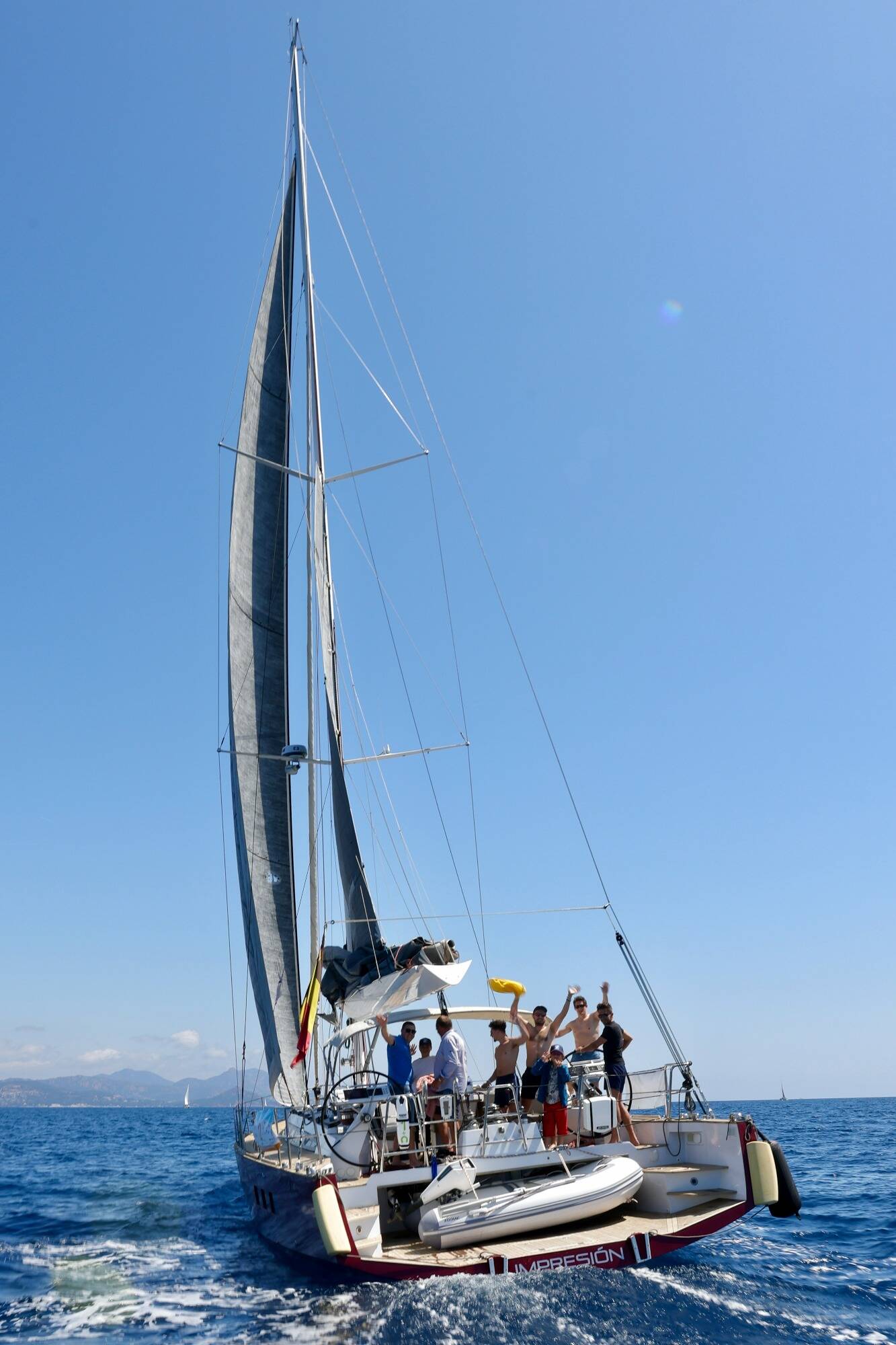 Partis de Saint-Raphaël en voilier, des enfants atteints de cancer ont fait escale à Monaco