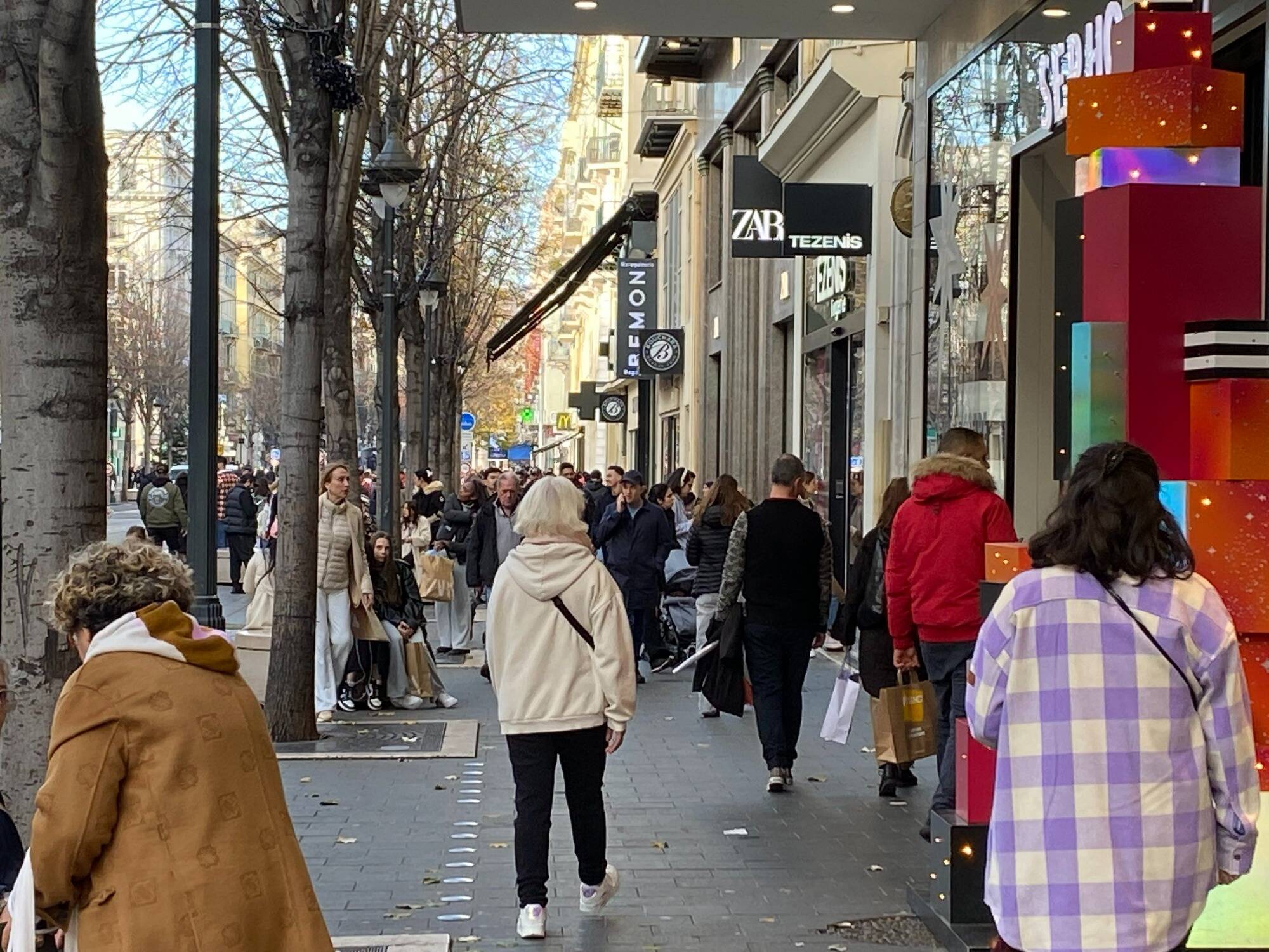 "Le week-end a été bon, surtout samedi": top départ de la course aux cadeaux de Noël à Nice