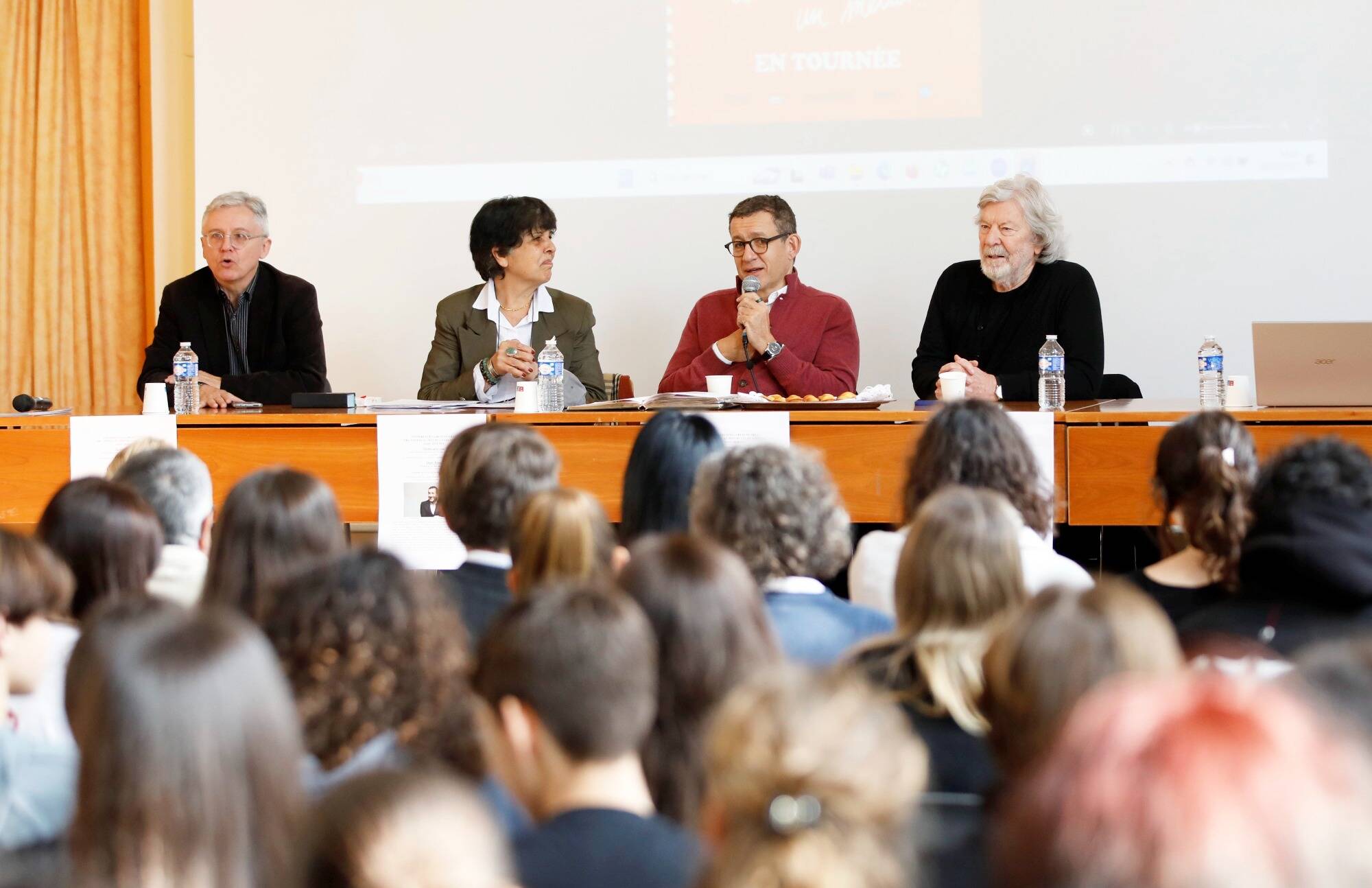 Dany Boon à la rencontre des lycéens à Nice, on a assisté à leurs échanges