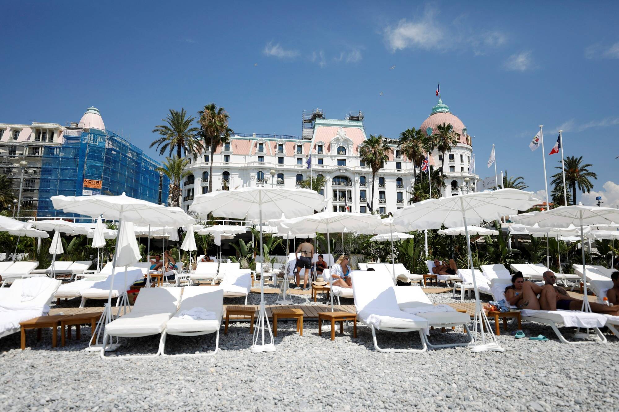 Vente contestée de la plage du Negresco à Nice: "on voulait laisser quelque chose à nos enfants", pour Stéphane Fazincani