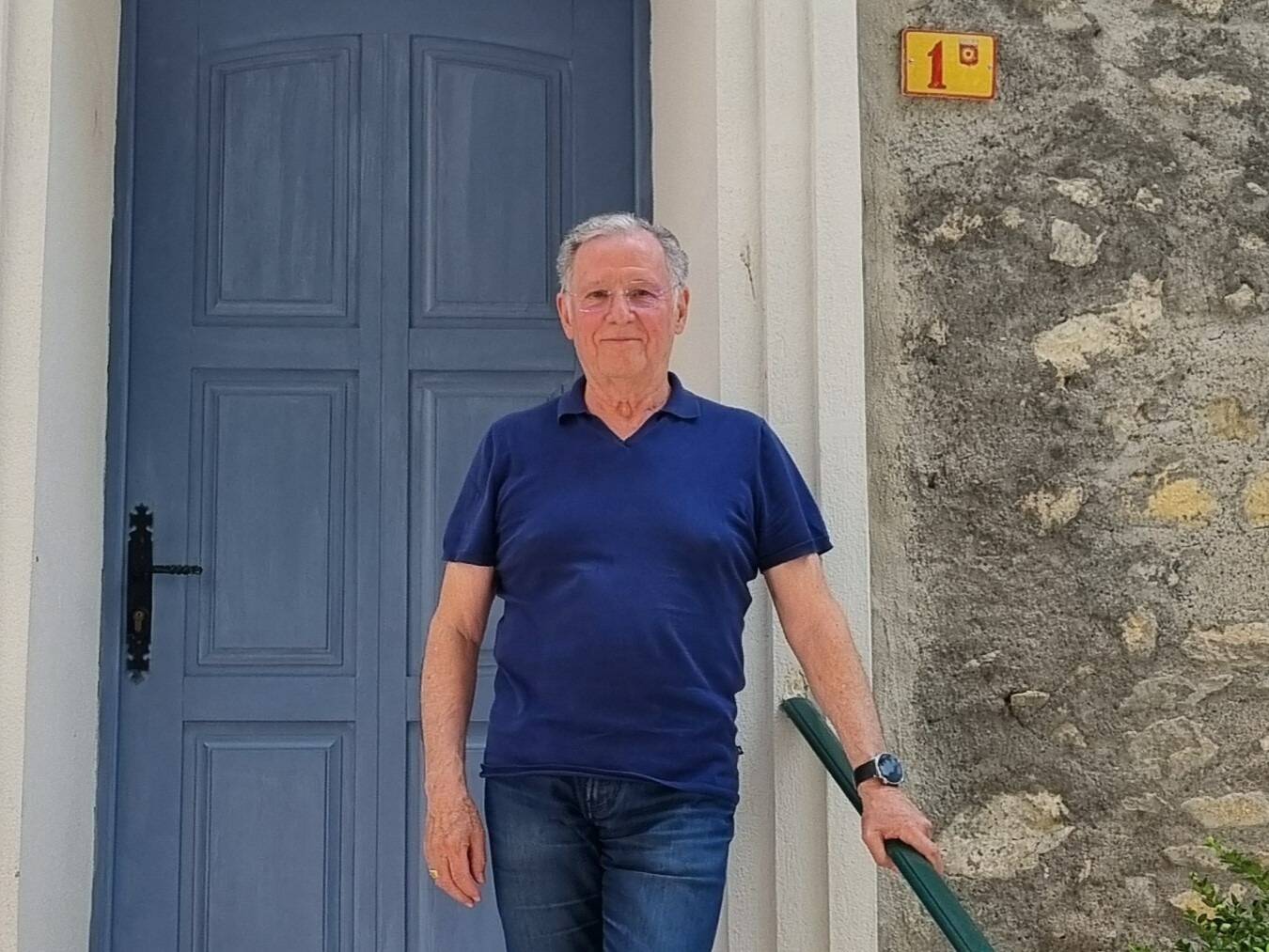 "Il faut essayer de faire remonter les gens au village": ce maire de l'arrière-pays de Nice se bat contre la désertification de sa commune