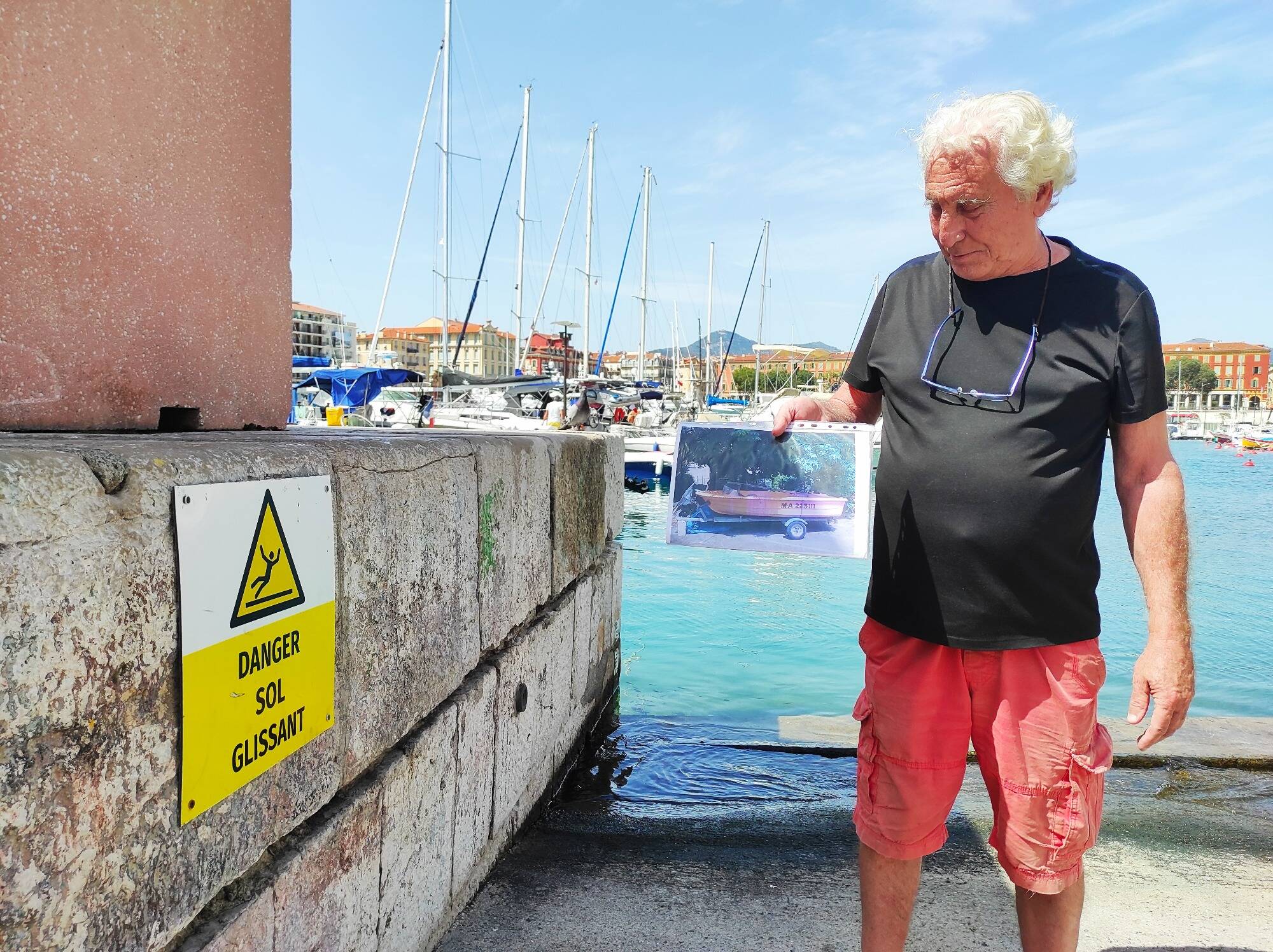 "Pire qu'un toboggan": un couple dénonce une mise à l'eau impossible de leur petit bateau dans le port de Nice depuis 10 ans